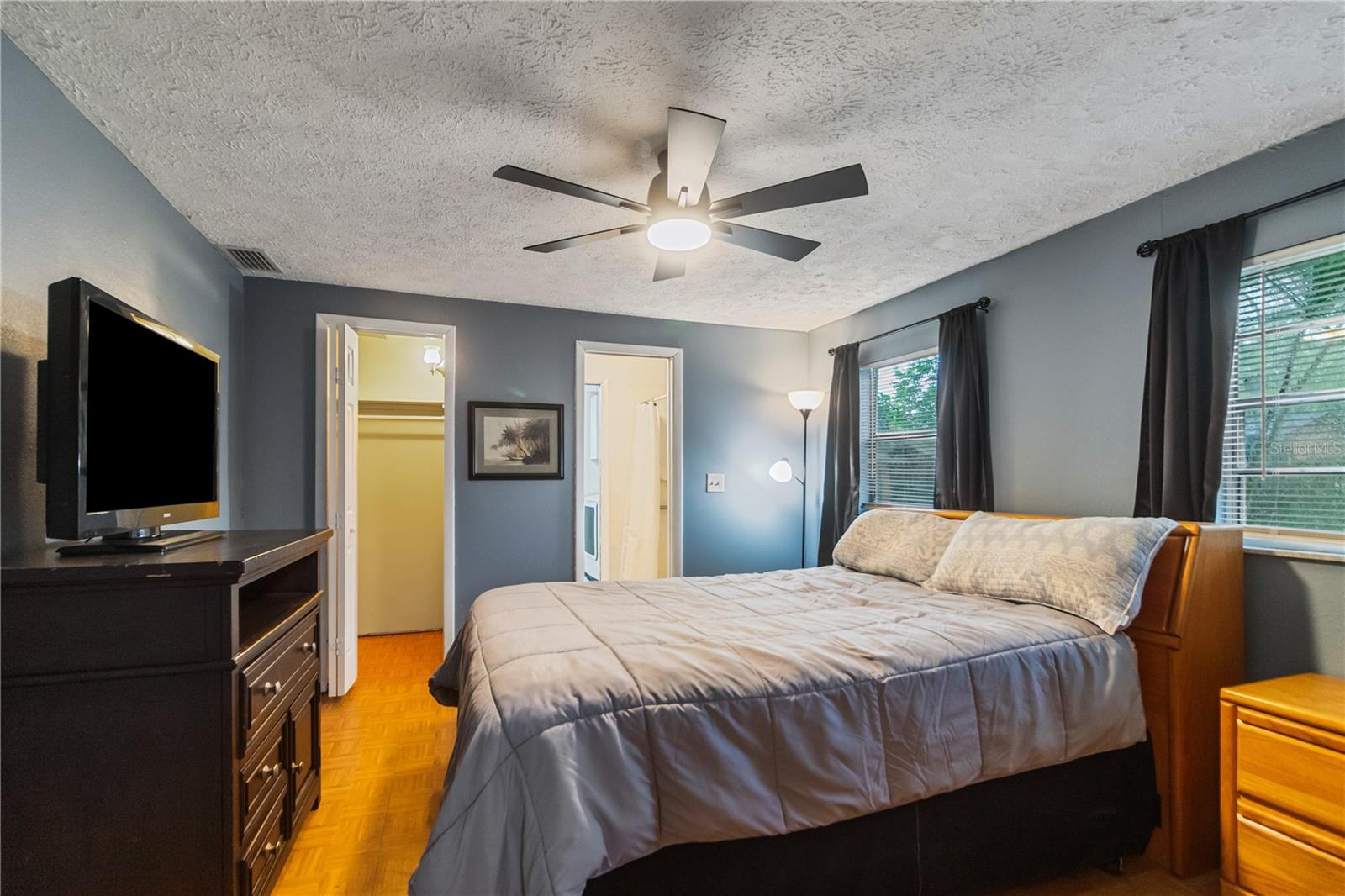 Listing photo id 10 for 4318 Mesa Drive