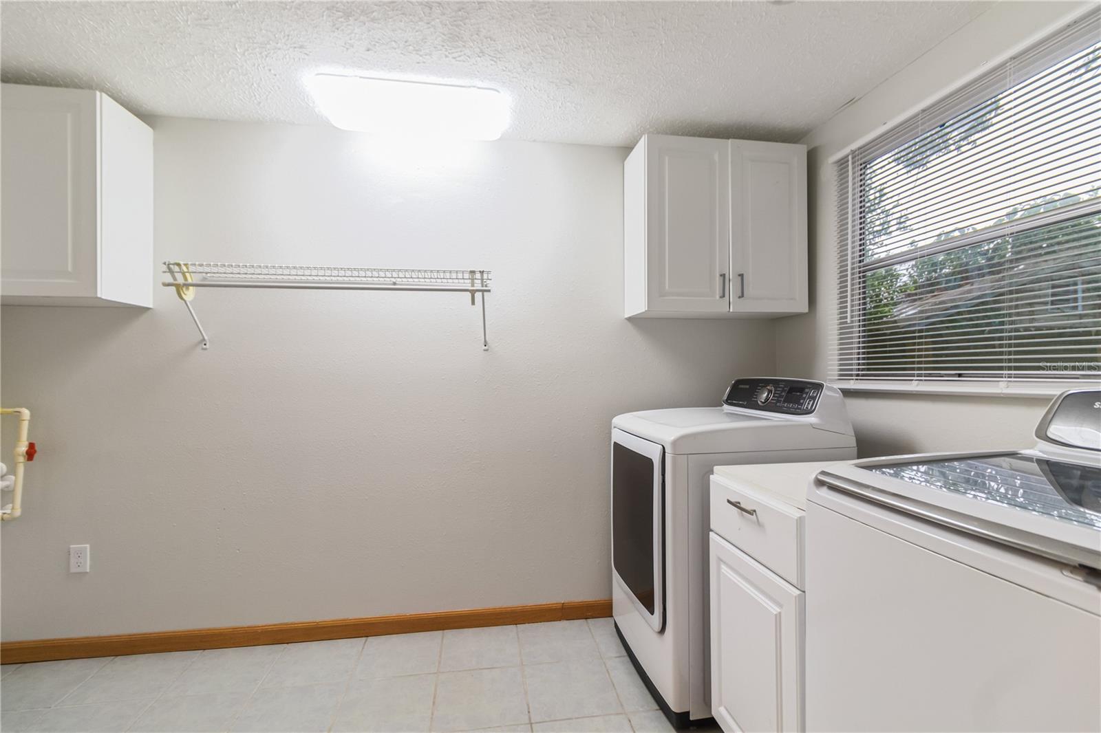 Listing photo id 17 for 4318 Mesa Drive