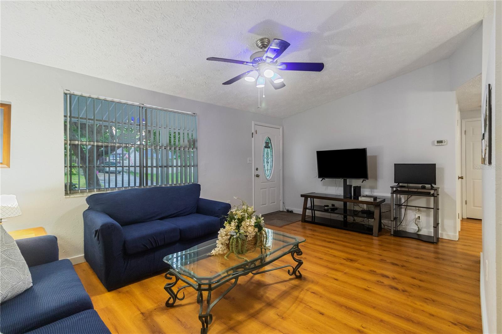 Listing photo id 3 for 4318 Mesa Drive