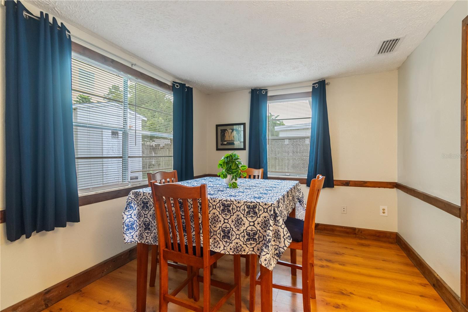 Listing photo id 4 for 4318 Mesa Drive