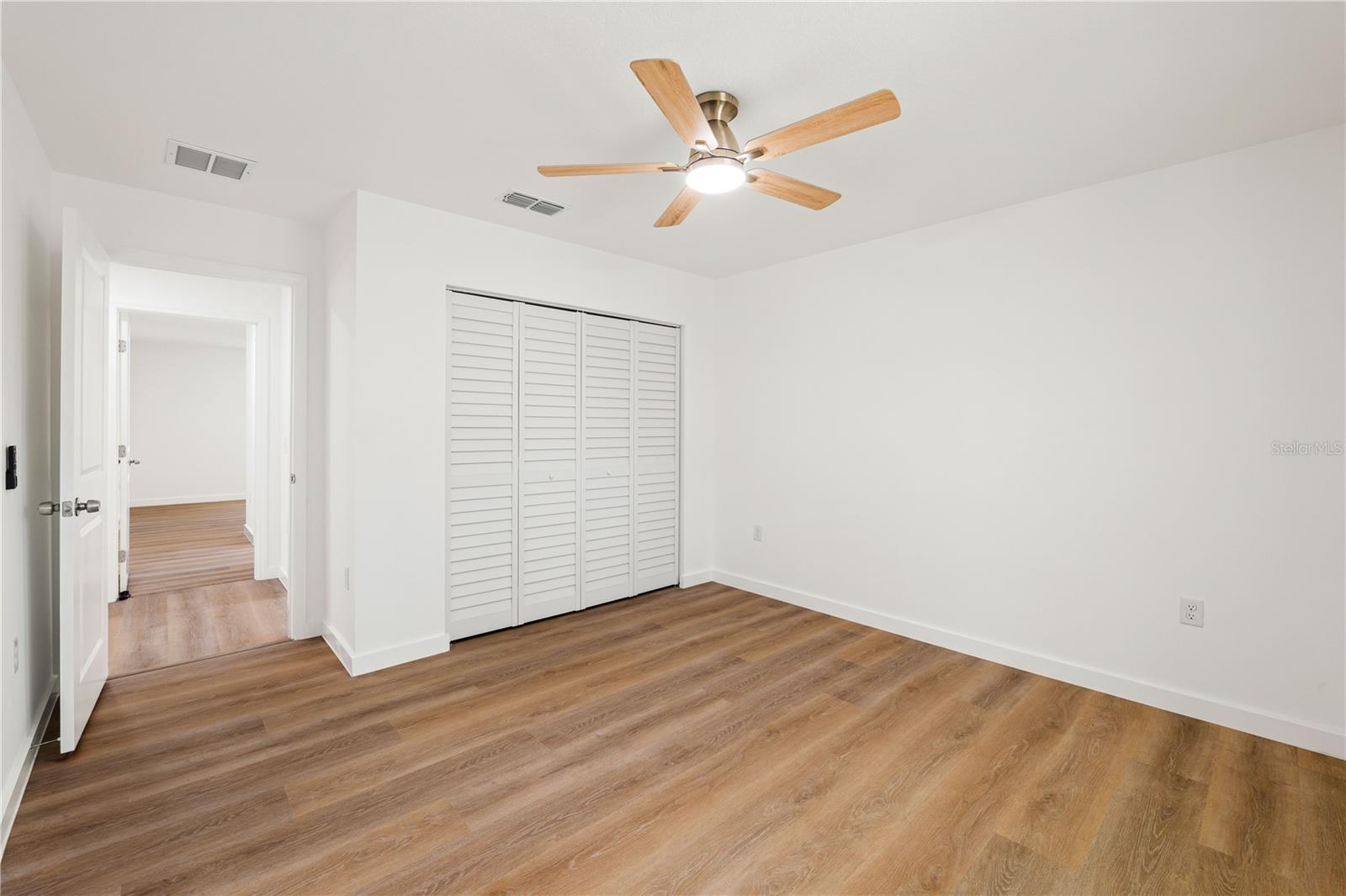 Image 10 of 34 For 10219 Huntley Street
