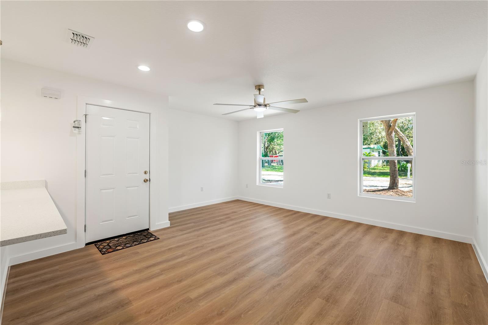 Image 3 of 34 For 10219 Huntley Street