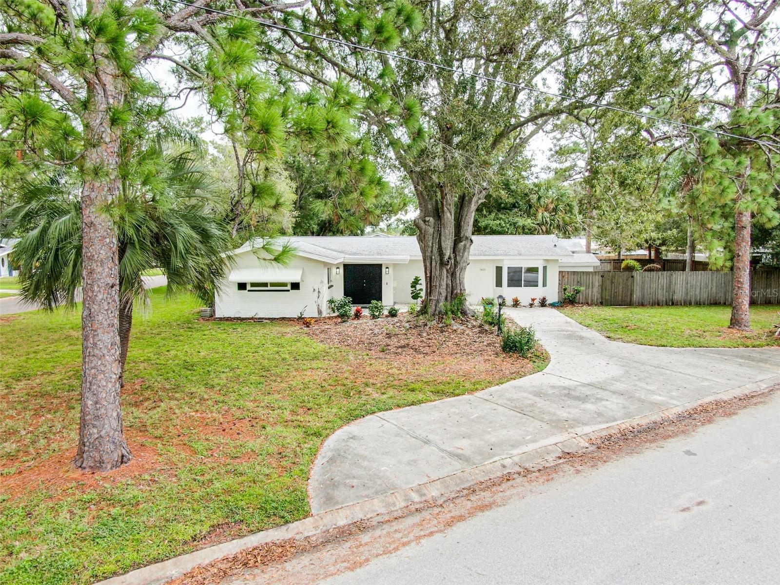 Details for 5625 Atlantic Avenue N, ST PETERSBURG, FL 33703