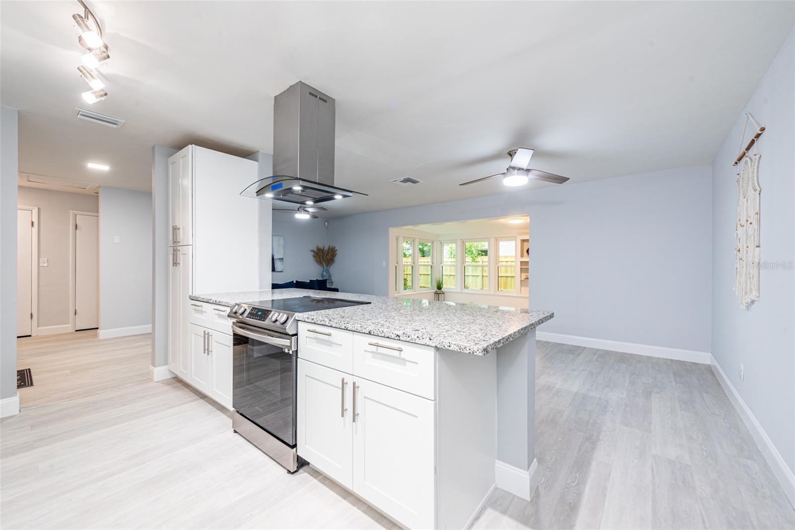 Image 12 of 34 For 5625 Atlantic Avenue N