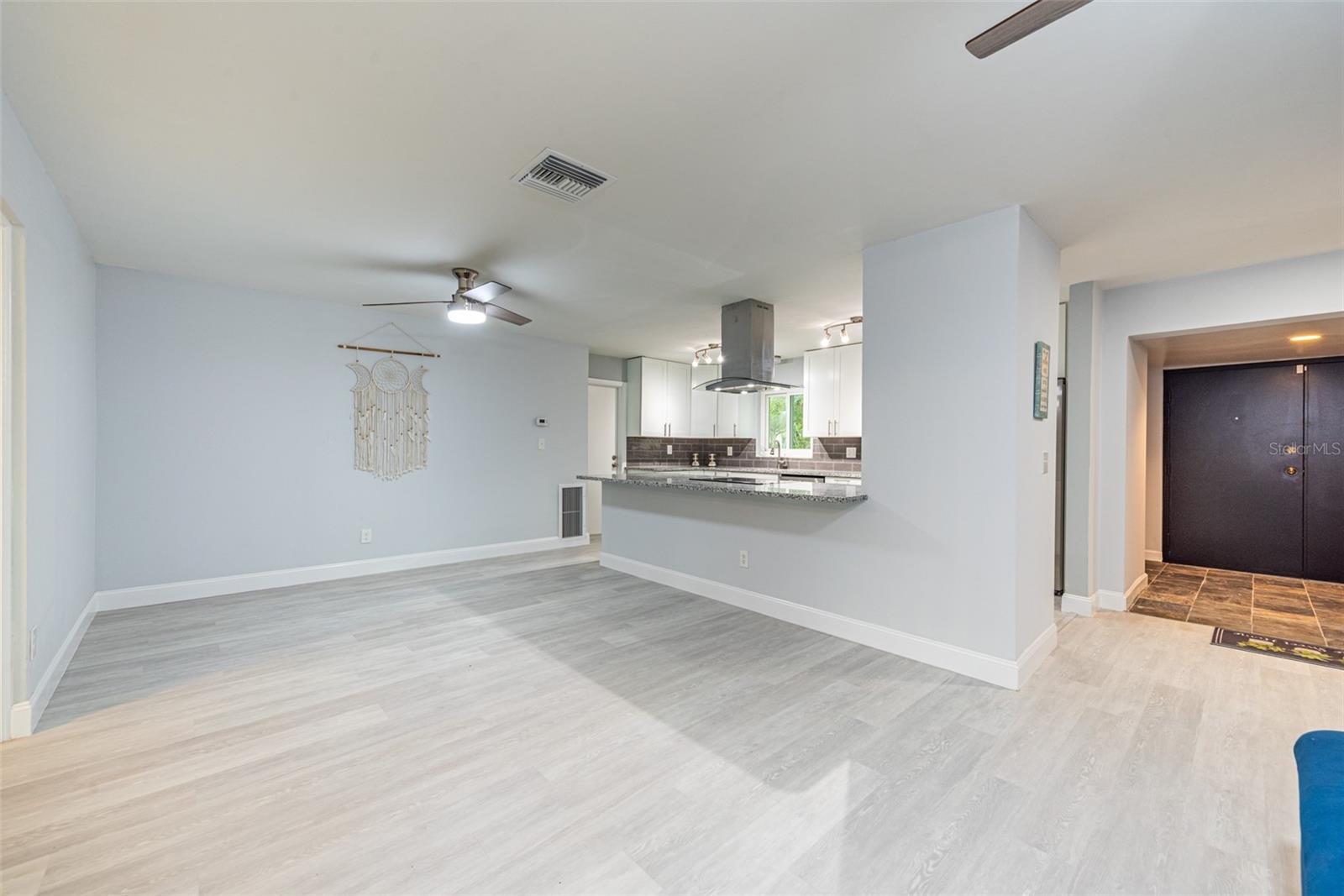 Image 15 of 34 For 5625 Atlantic Avenue N