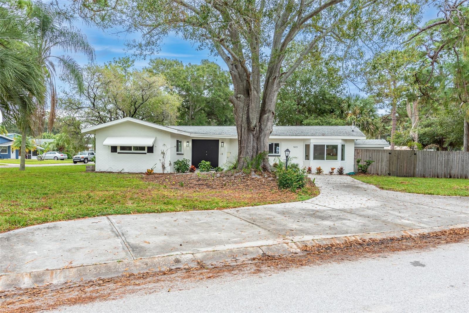 Image 2 of 34 For 5625 Atlantic Avenue N
