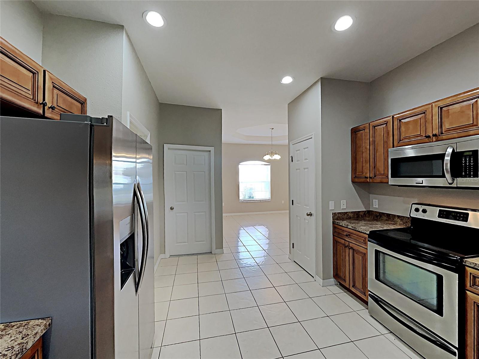 Image 11 of 24 For 3548 Longview Lane