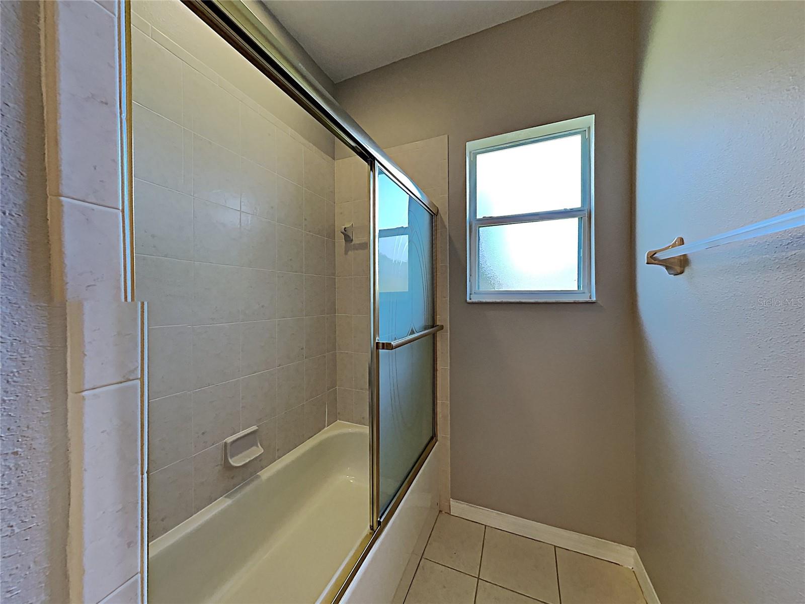 Image 19 of 24 For 3548 Longview Lane