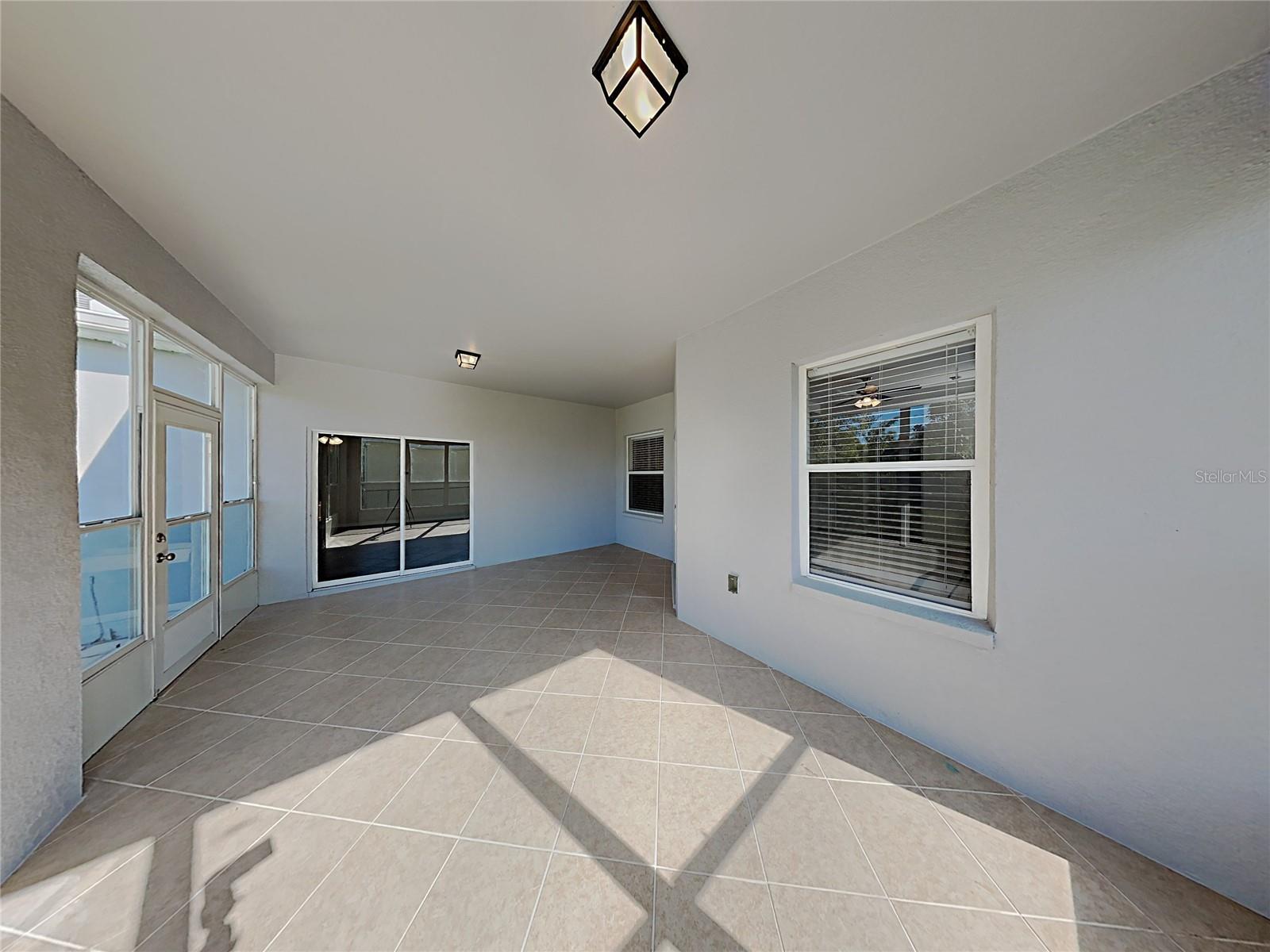 Image 22 of 24 For 3548 Longview Lane