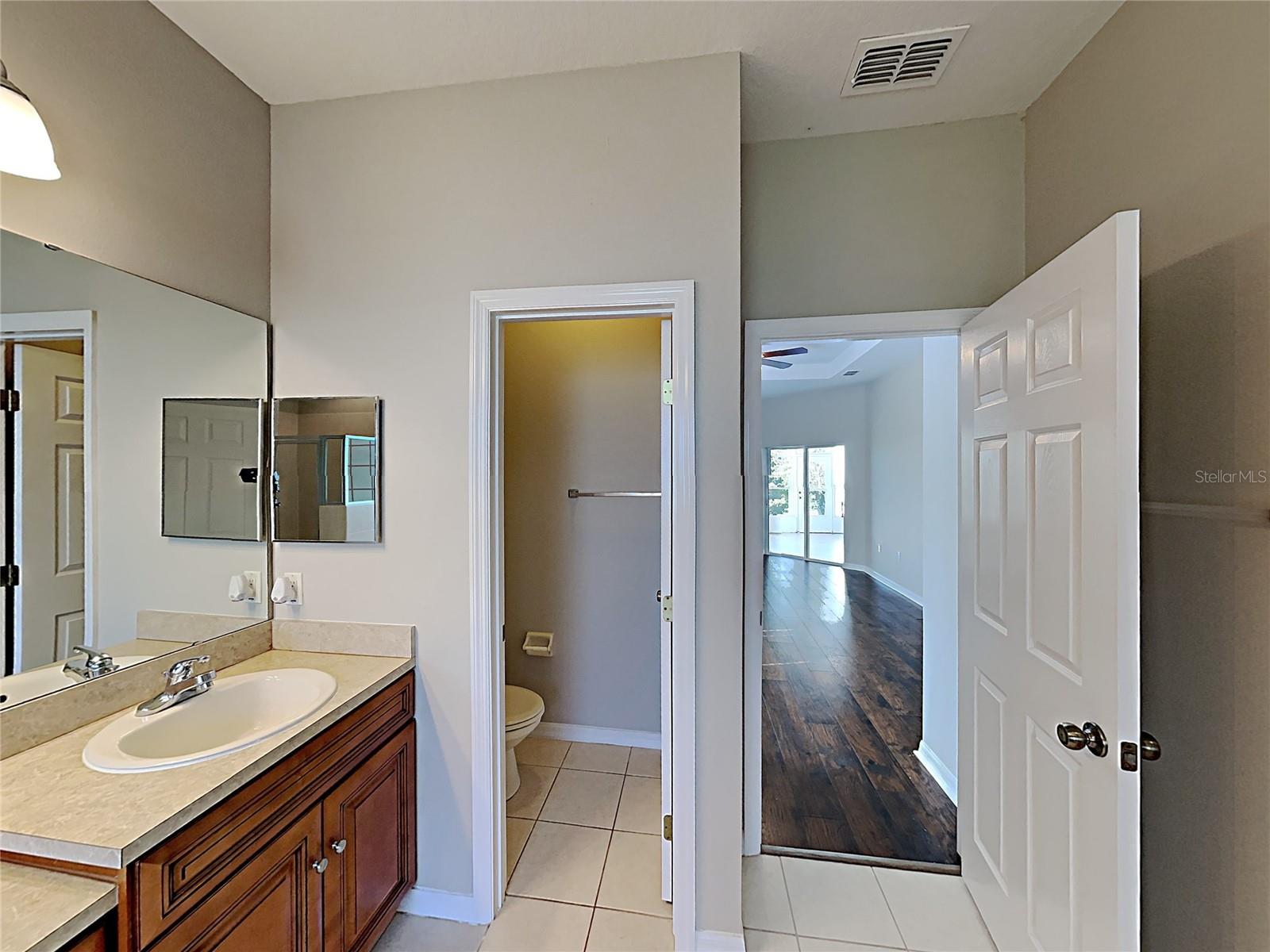 Image 3 of 24 For 3548 Longview Lane