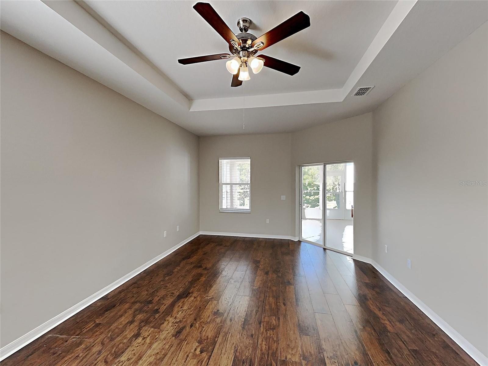 Image 4 of 24 For 3548 Longview Lane