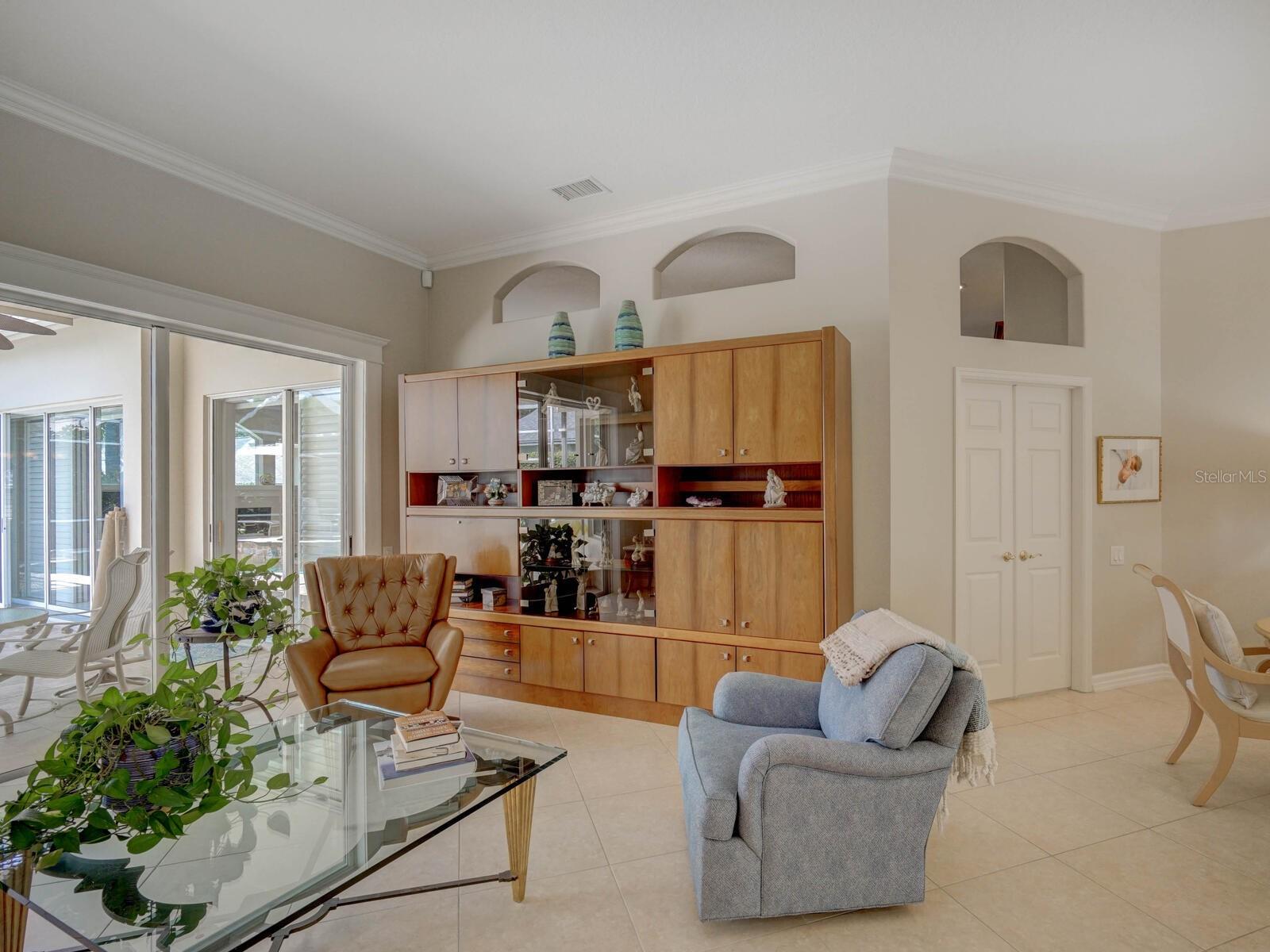 Image 6 of 59 For 4335 Clairidge Way