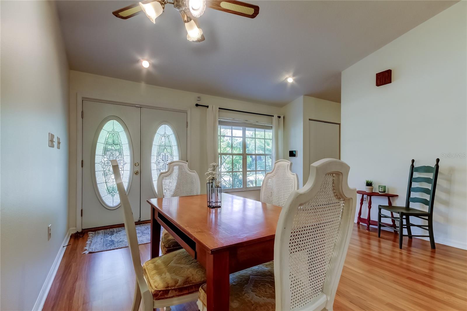 Image 10 of 59 For 17631 Grove View Drive
