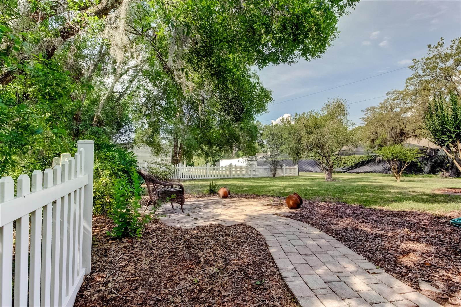 Image 13 of 59 For 17631 Grove View Drive