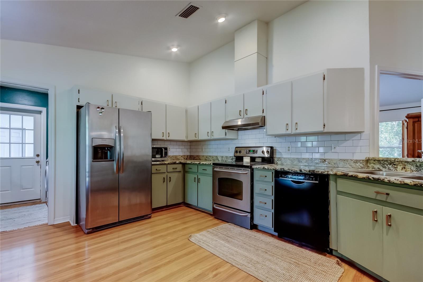 Image 15 of 59 For 17631 Grove View Drive