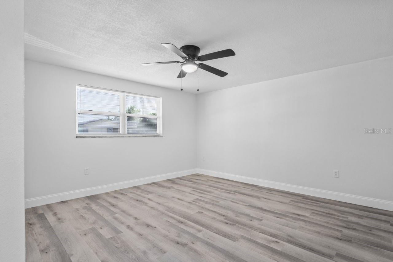 Image 18 of 39 For 6442 Sutherland Avenue