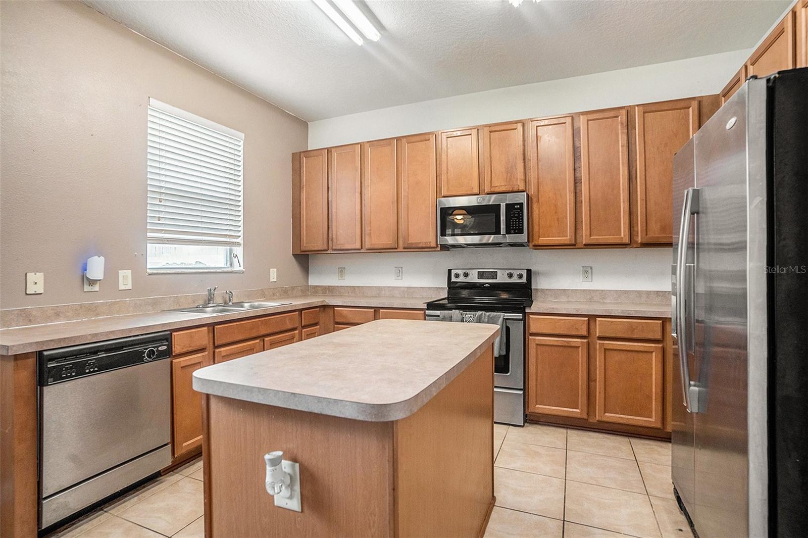 Image 10 of 34 For 7641 Armonk Lane
