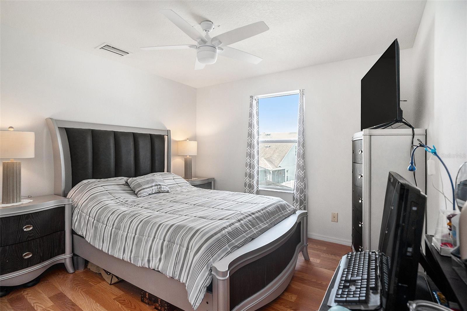 Image 19 of 34 For 7641 Armonk Lane