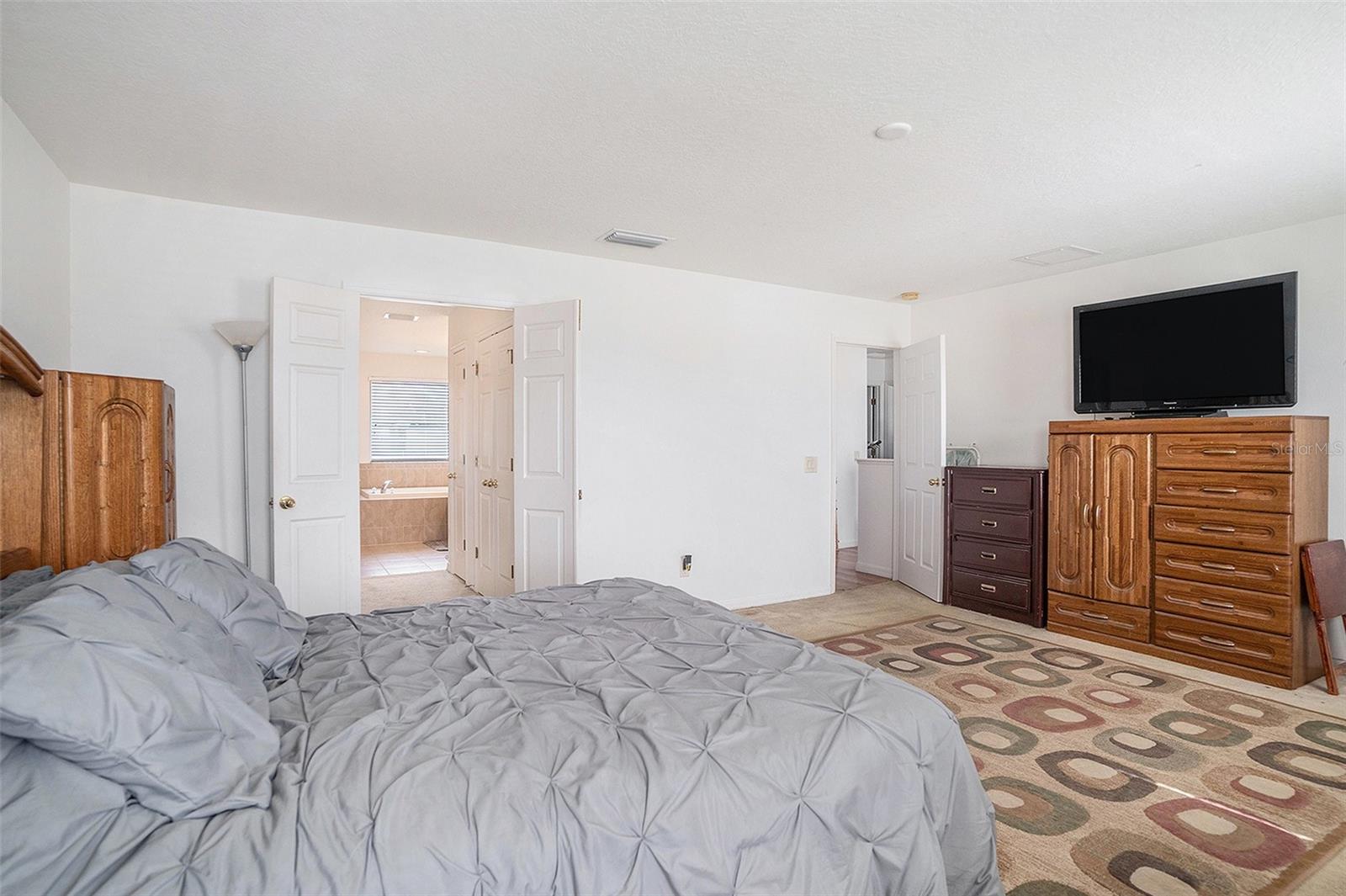 Image 23 of 34 For 7641 Armonk Lane