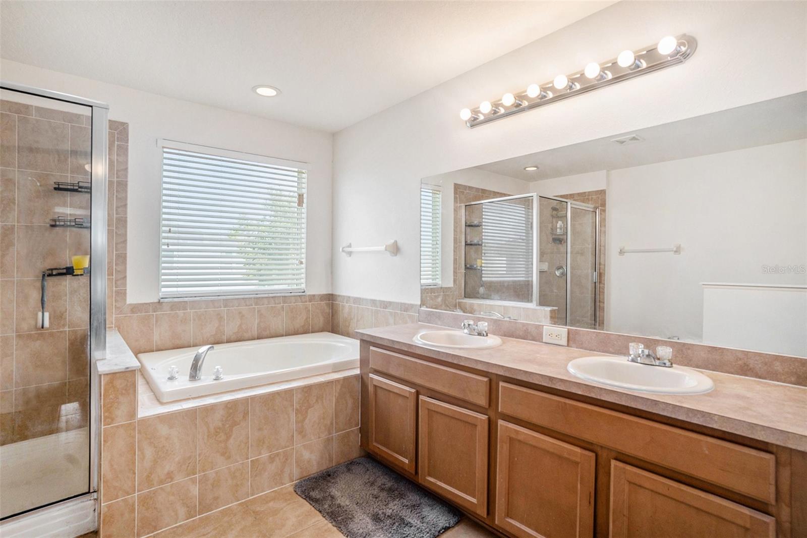 Image 25 of 34 For 7641 Armonk Lane