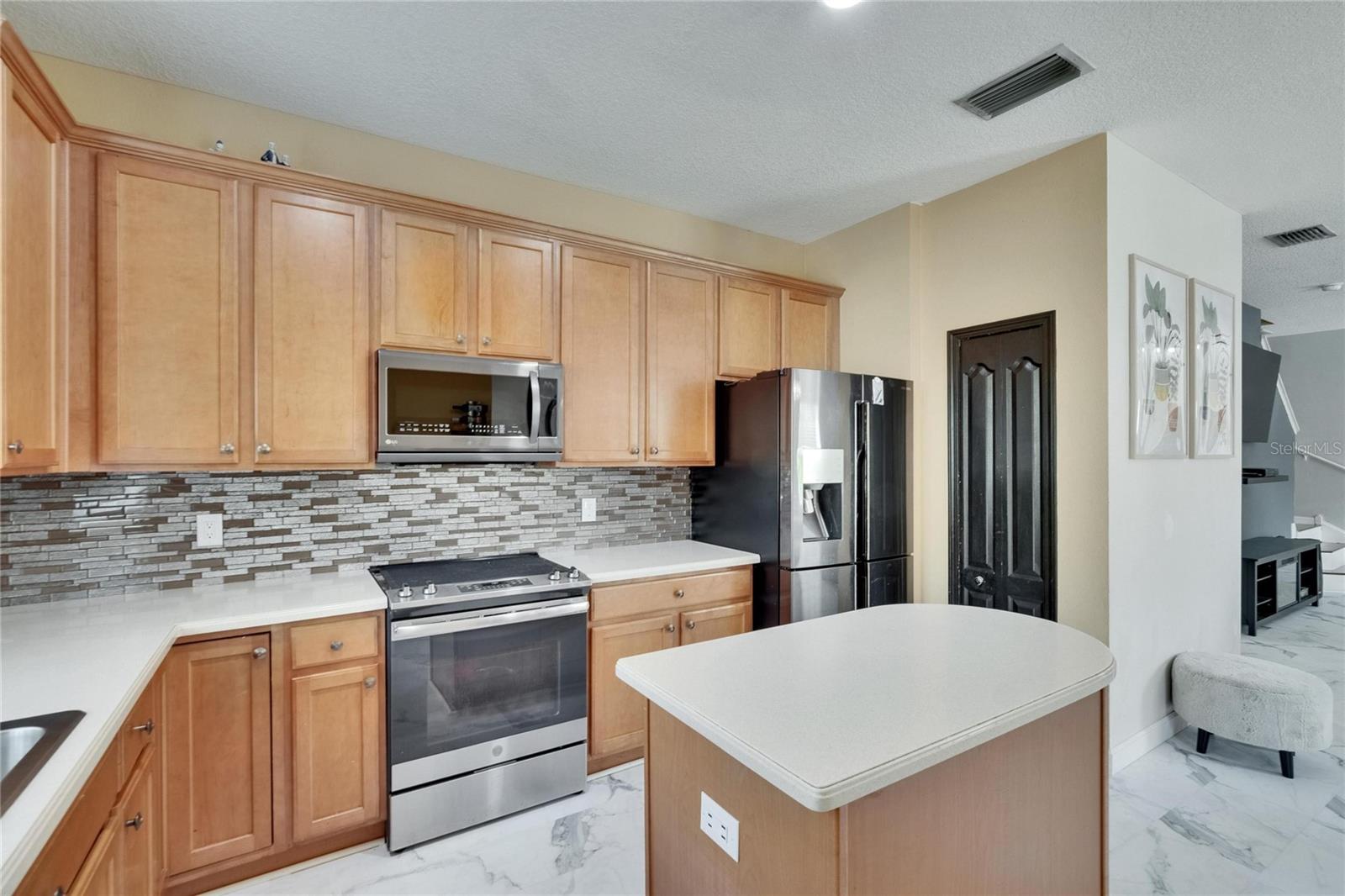 Image 14 of 51 For 10606 Shady Falls Court