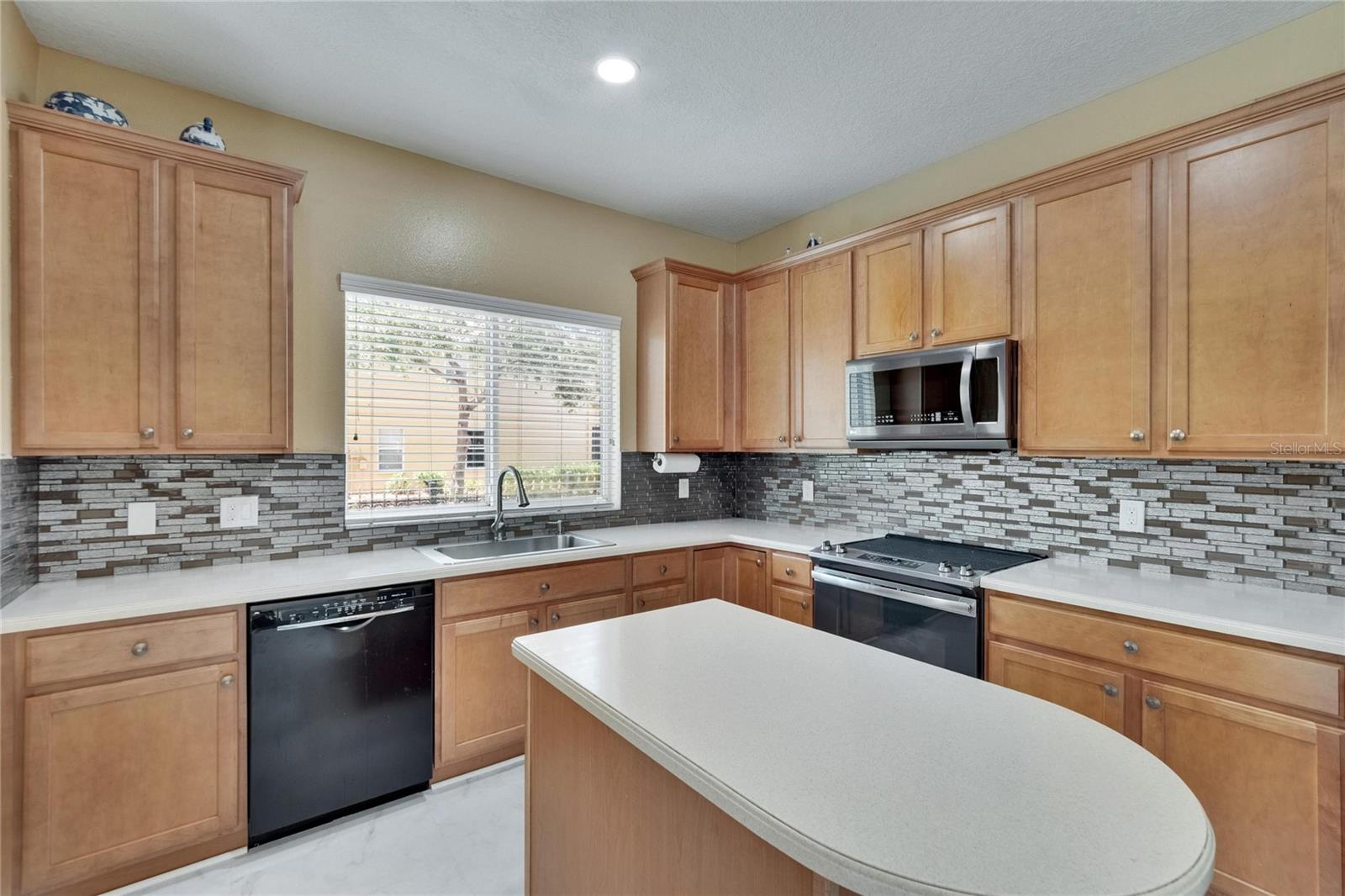 Image 16 of 51 For 10606 Shady Falls Court