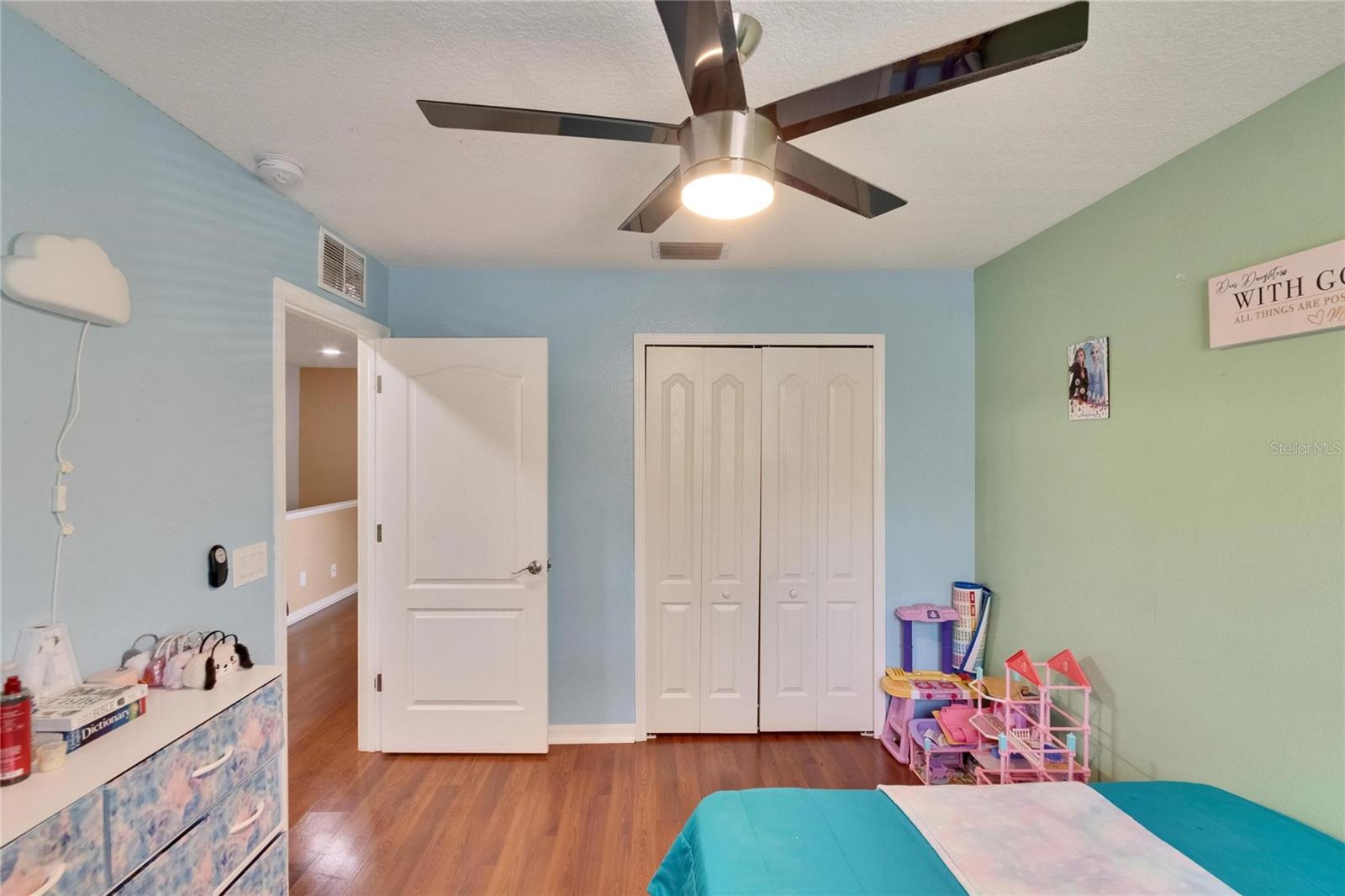 Image 29 of 51 For 10606 Shady Falls Court