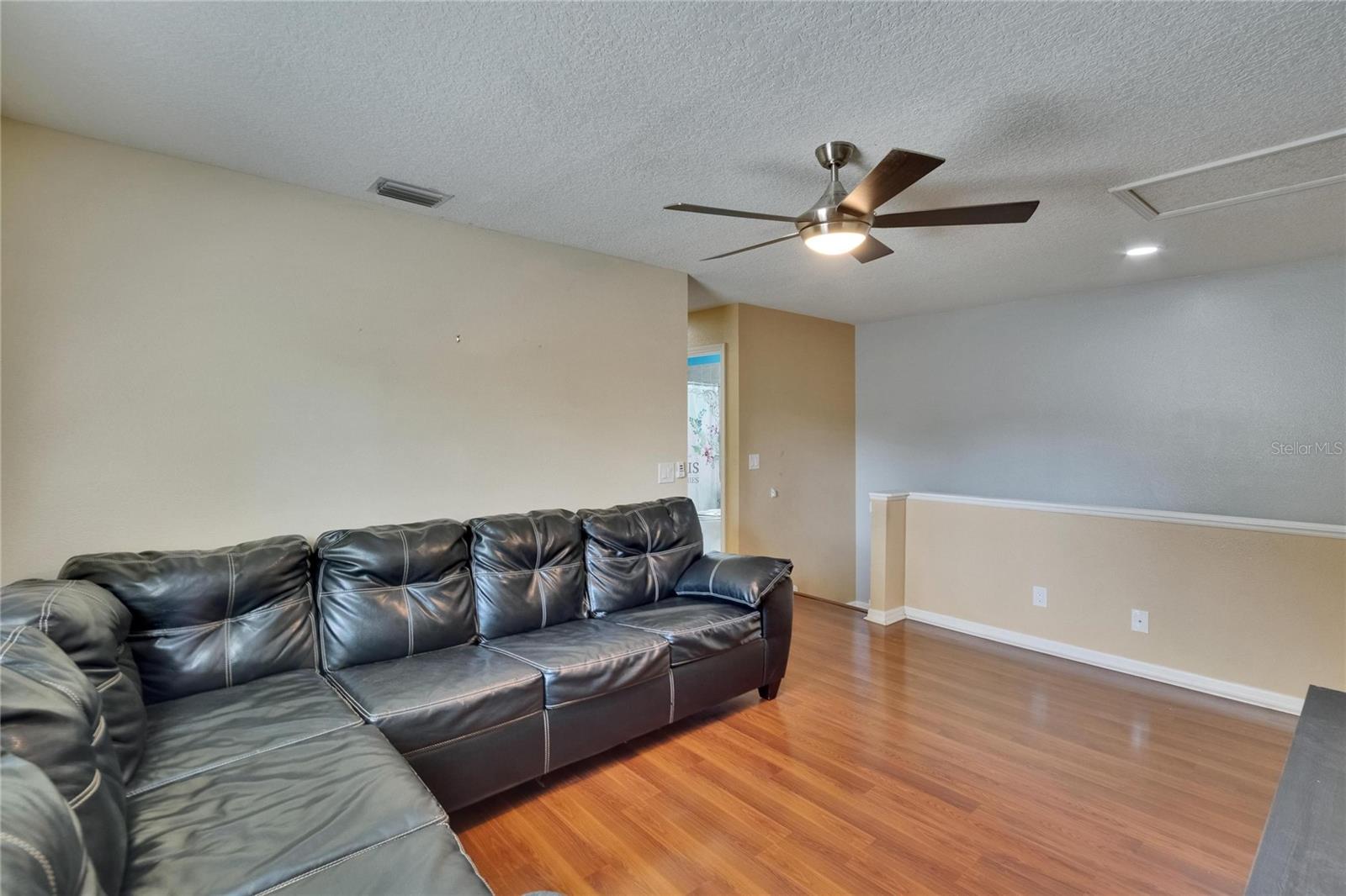 Image 33 of 51 For 10606 Shady Falls Court