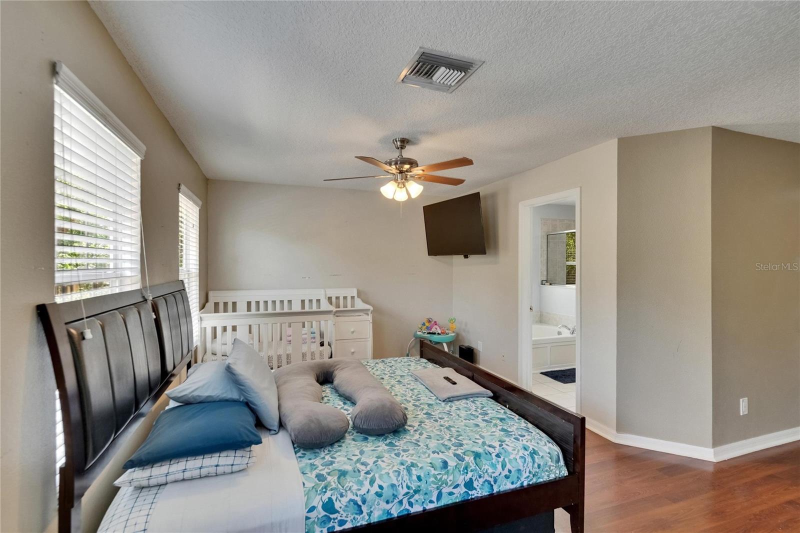 Image 39 of 51 For 10606 Shady Falls Court