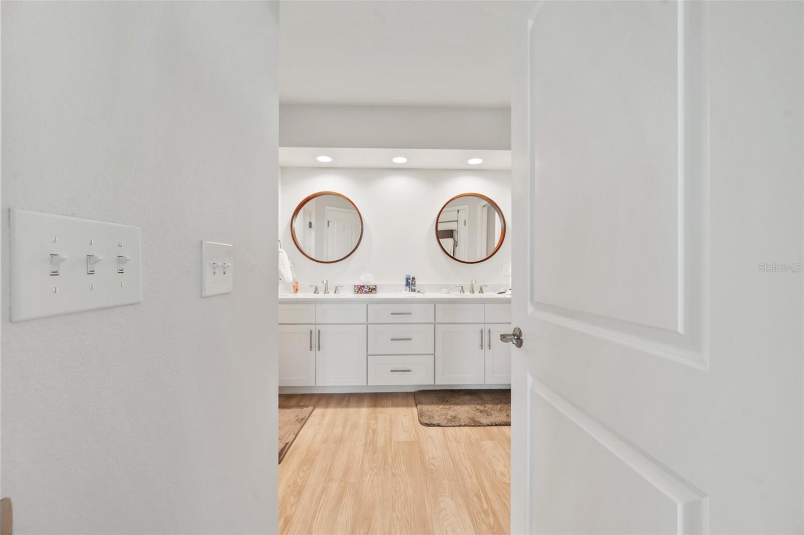 Image 35 of 40 For 960 Starkey Road 7503