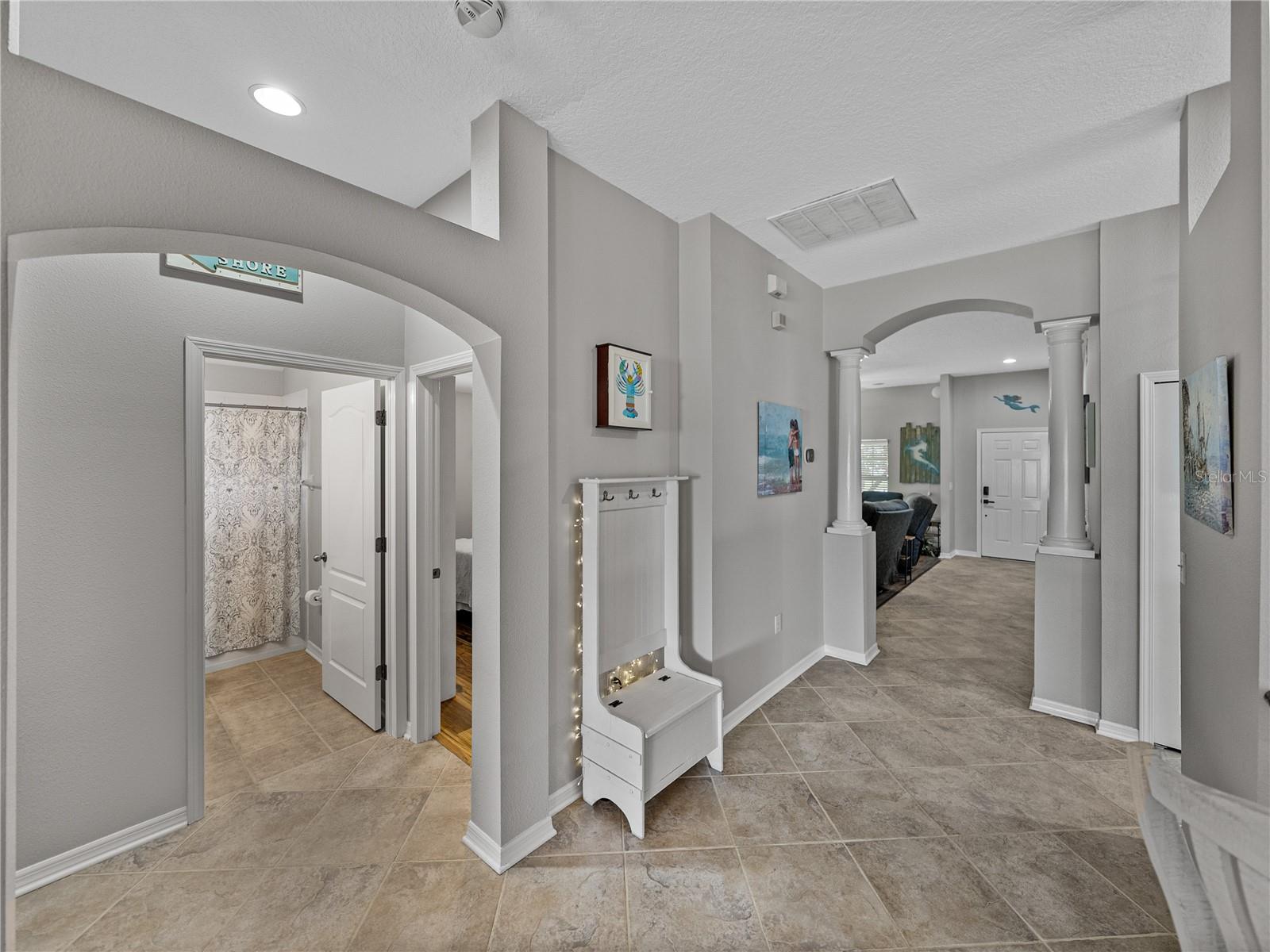 Listing photo id 9 for 1701 Bonita Bluff Court