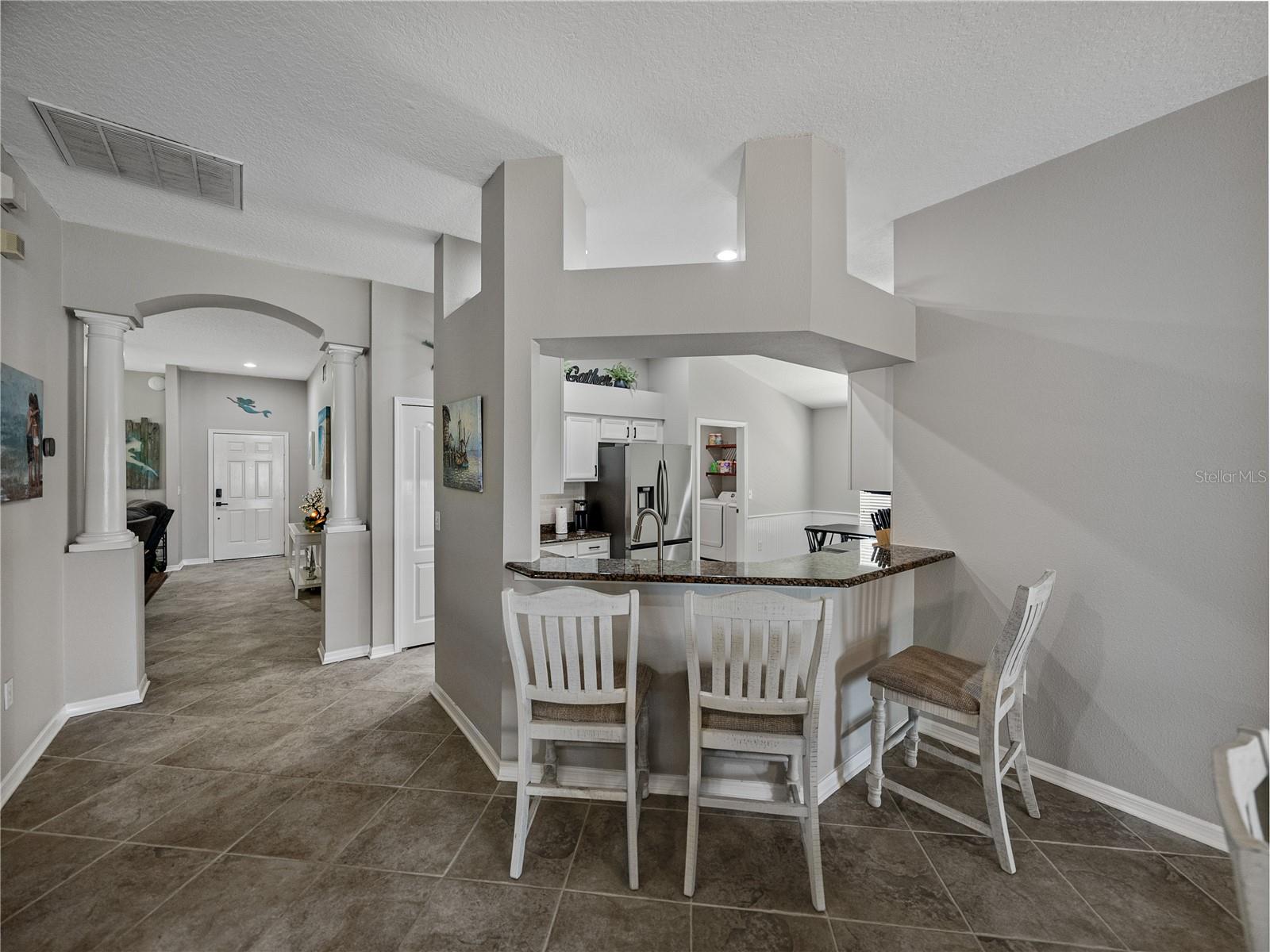 Listing photo id 14 for 1701 Bonita Bluff Court