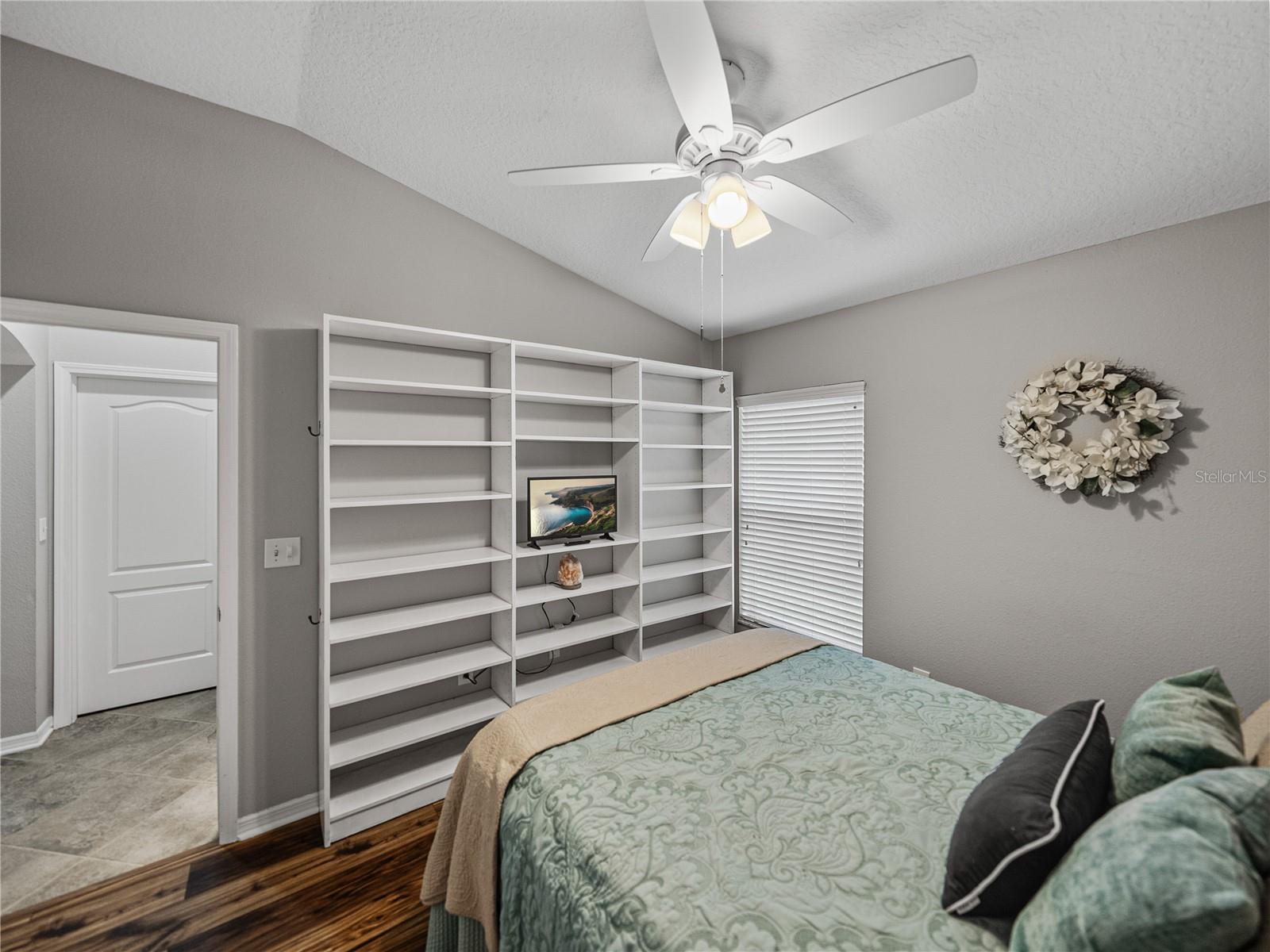Listing photo id 23 for 1701 Bonita Bluff Court
