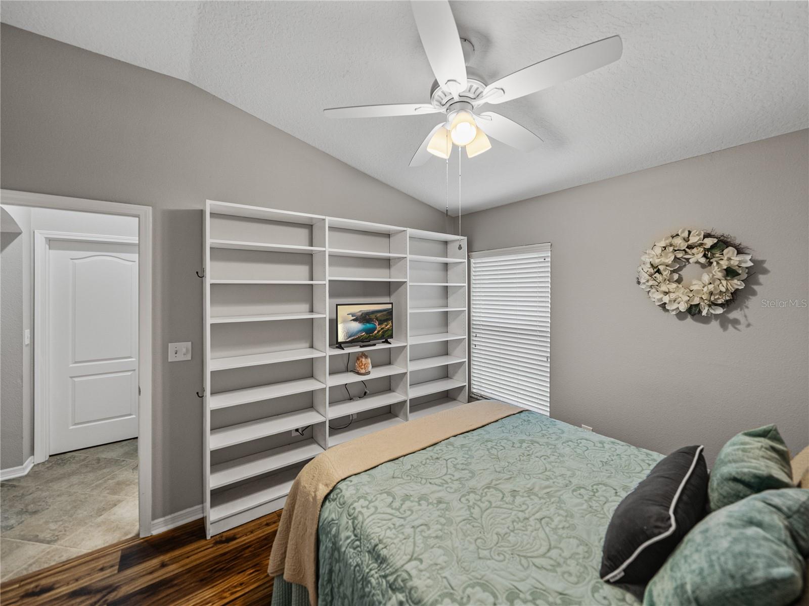 Listing photo id 24 for 1701 Bonita Bluff Court