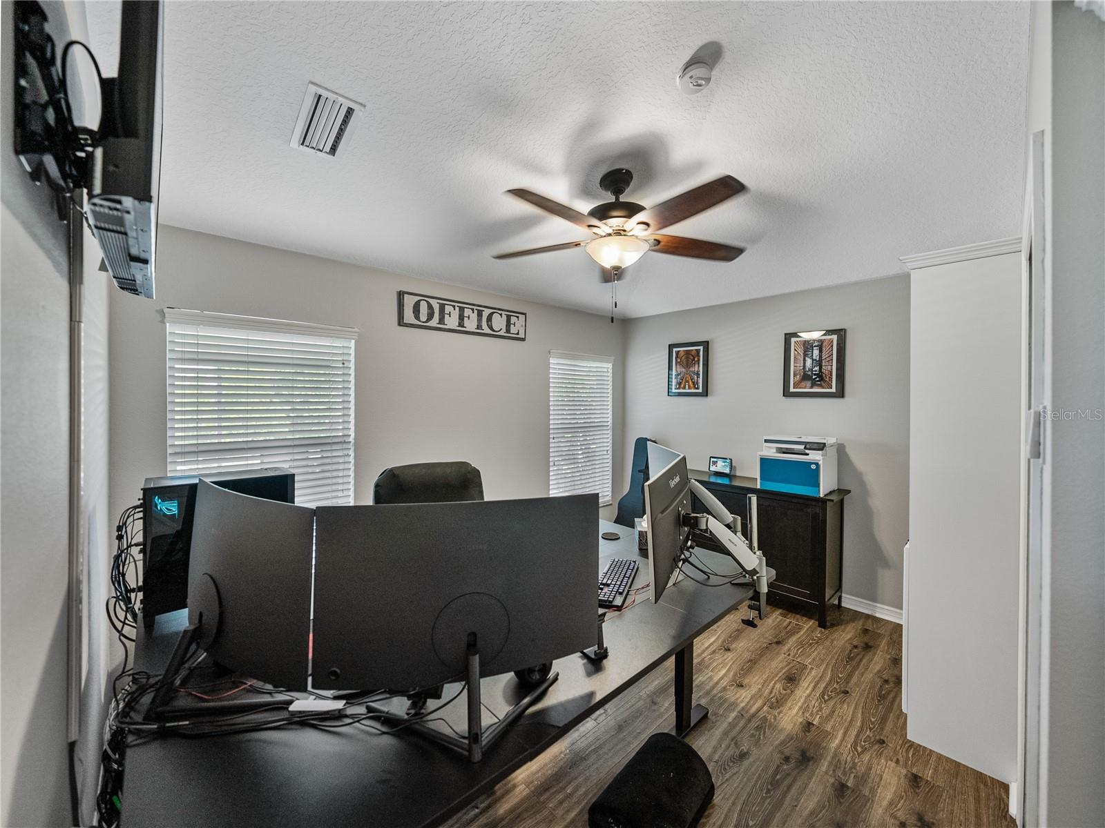 Listing photo id 27 for 1701 Bonita Bluff Court
