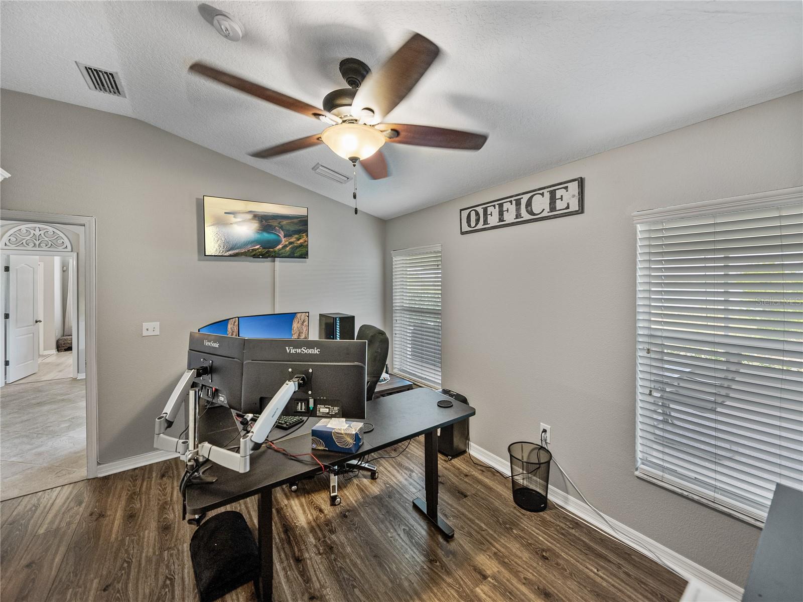 Listing photo id 28 for 1701 Bonita Bluff Court