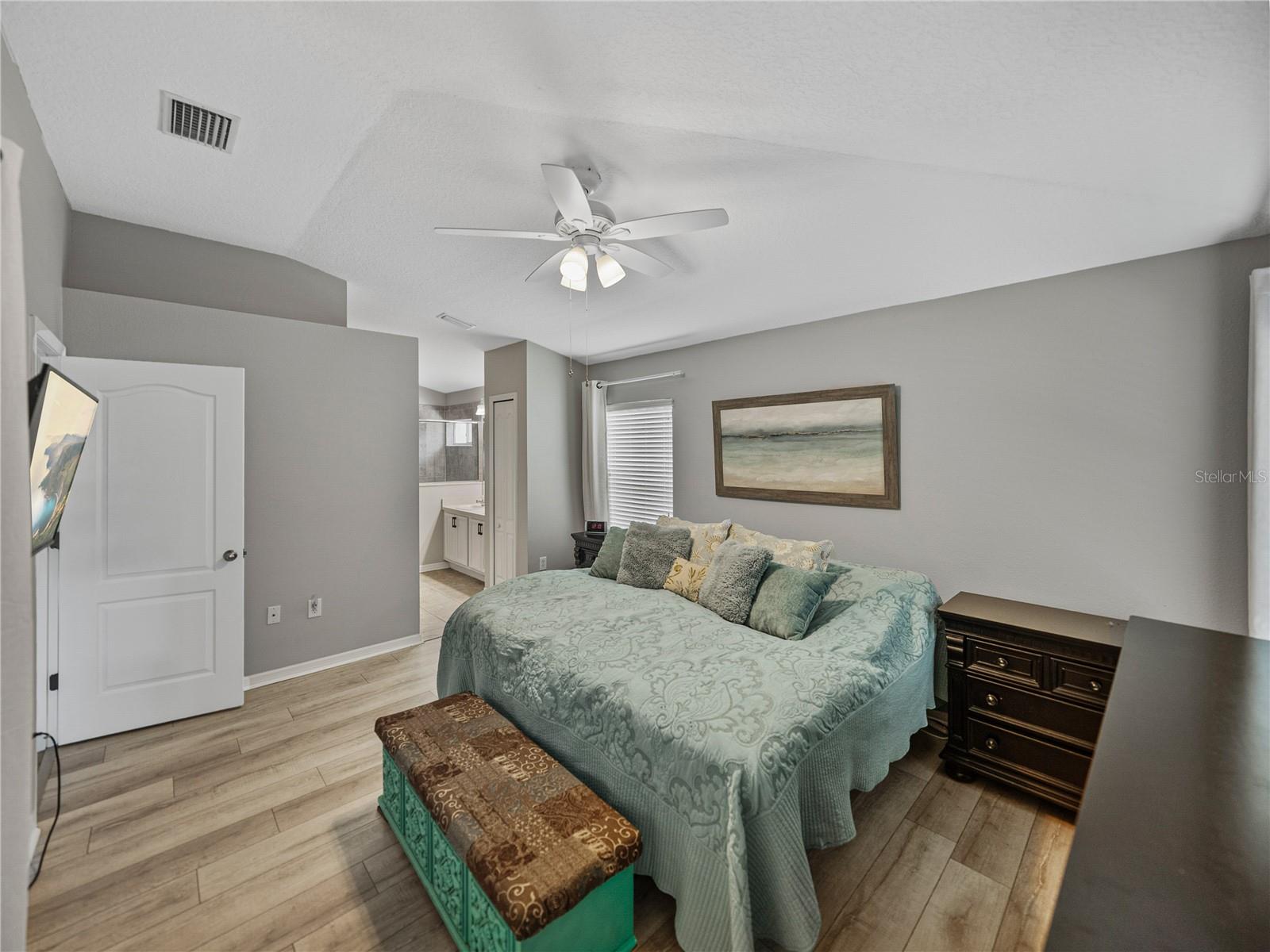 Listing photo id 31 for 1701 Bonita Bluff Court