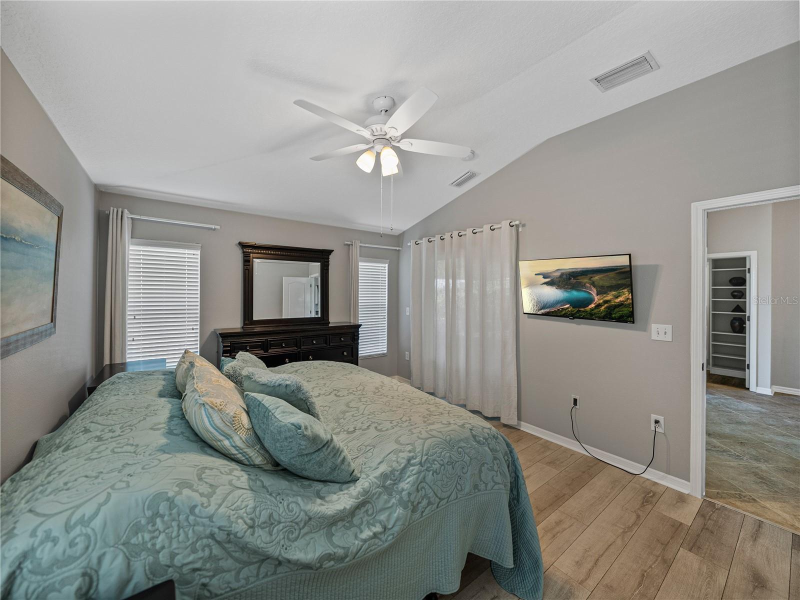 Listing photo id 32 for 1701 Bonita Bluff Court