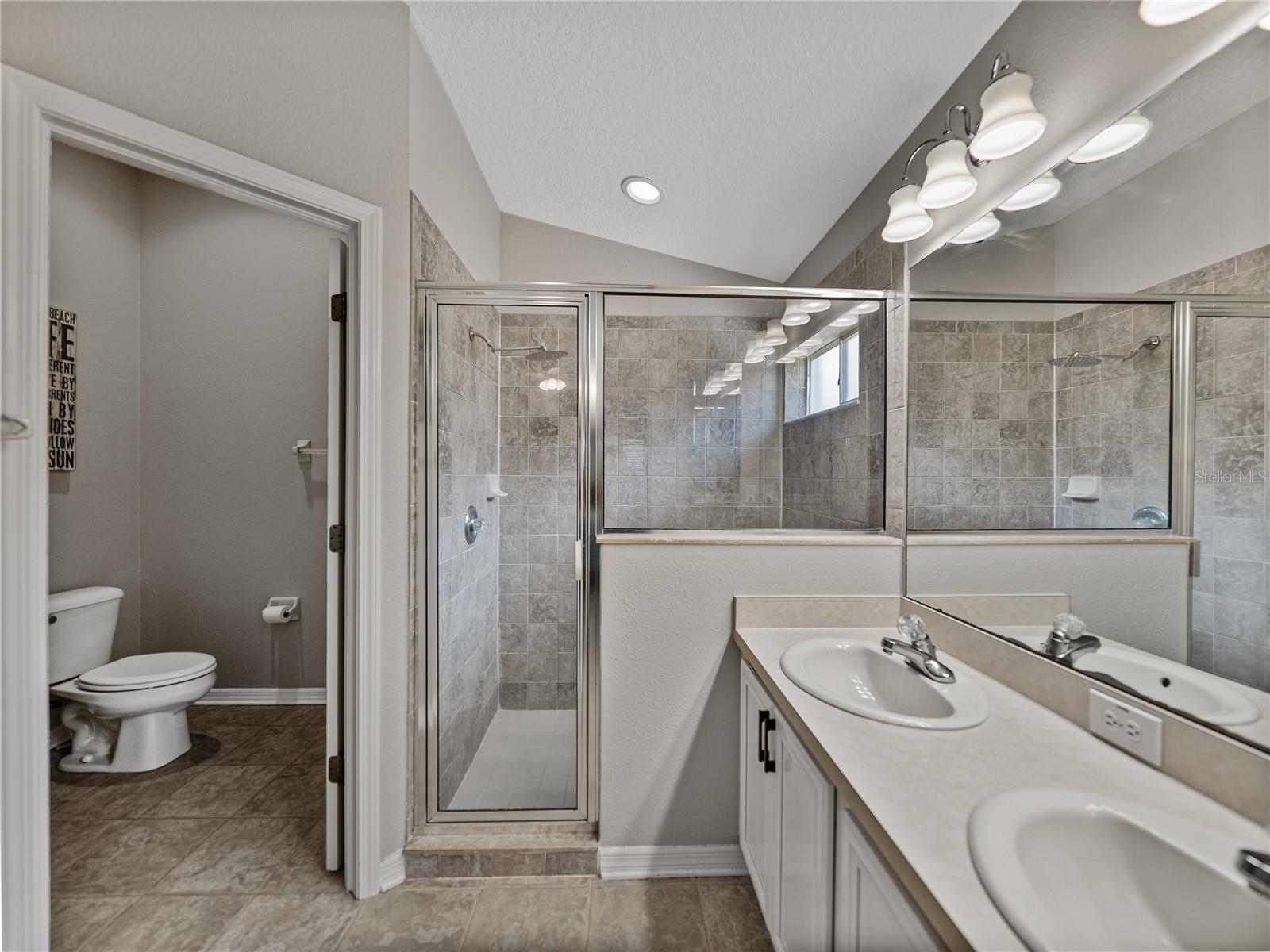 Listing photo id 36 for 1701 Bonita Bluff Court