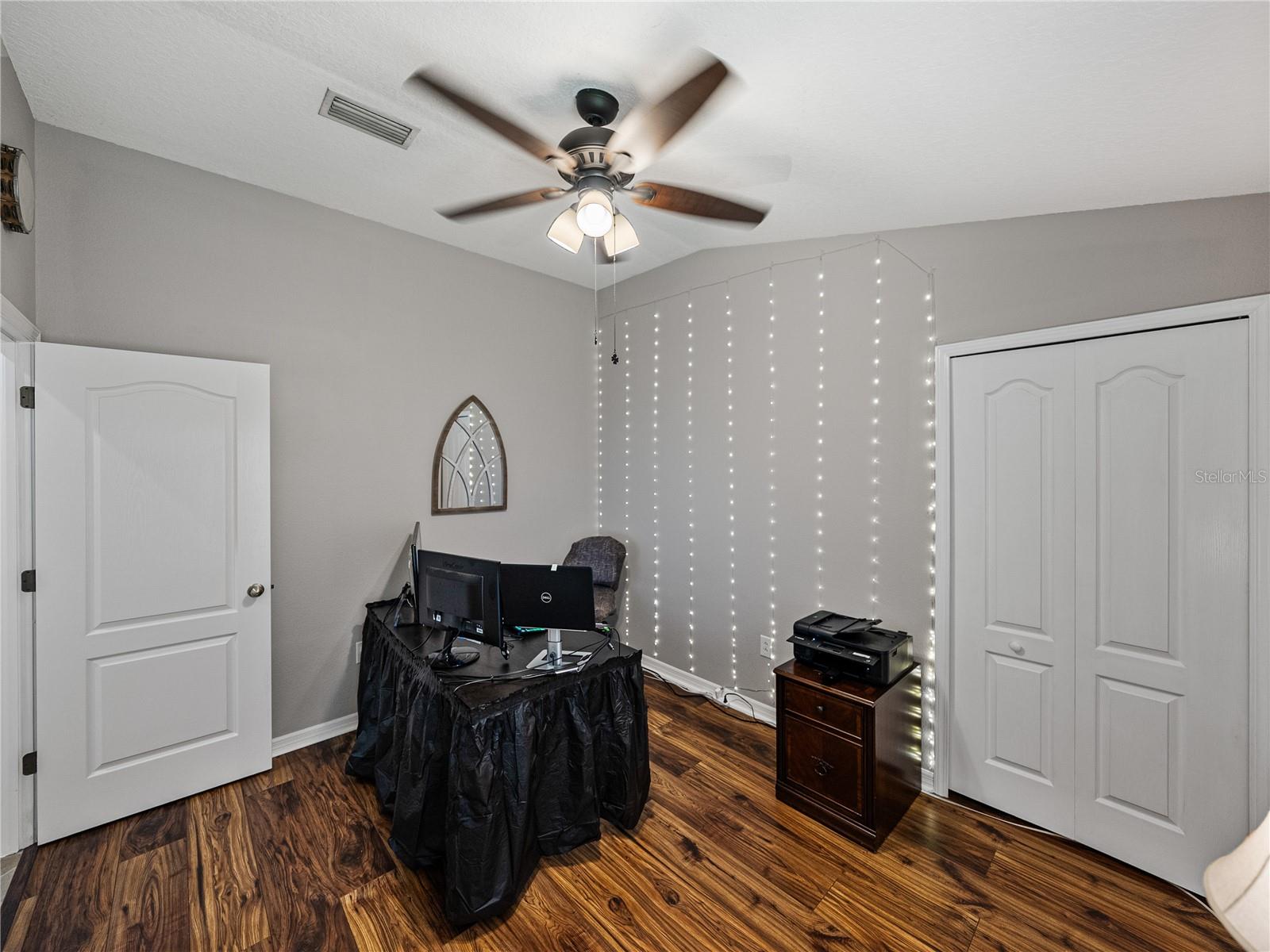 Listing photo id 40 for 1701 Bonita Bluff Court