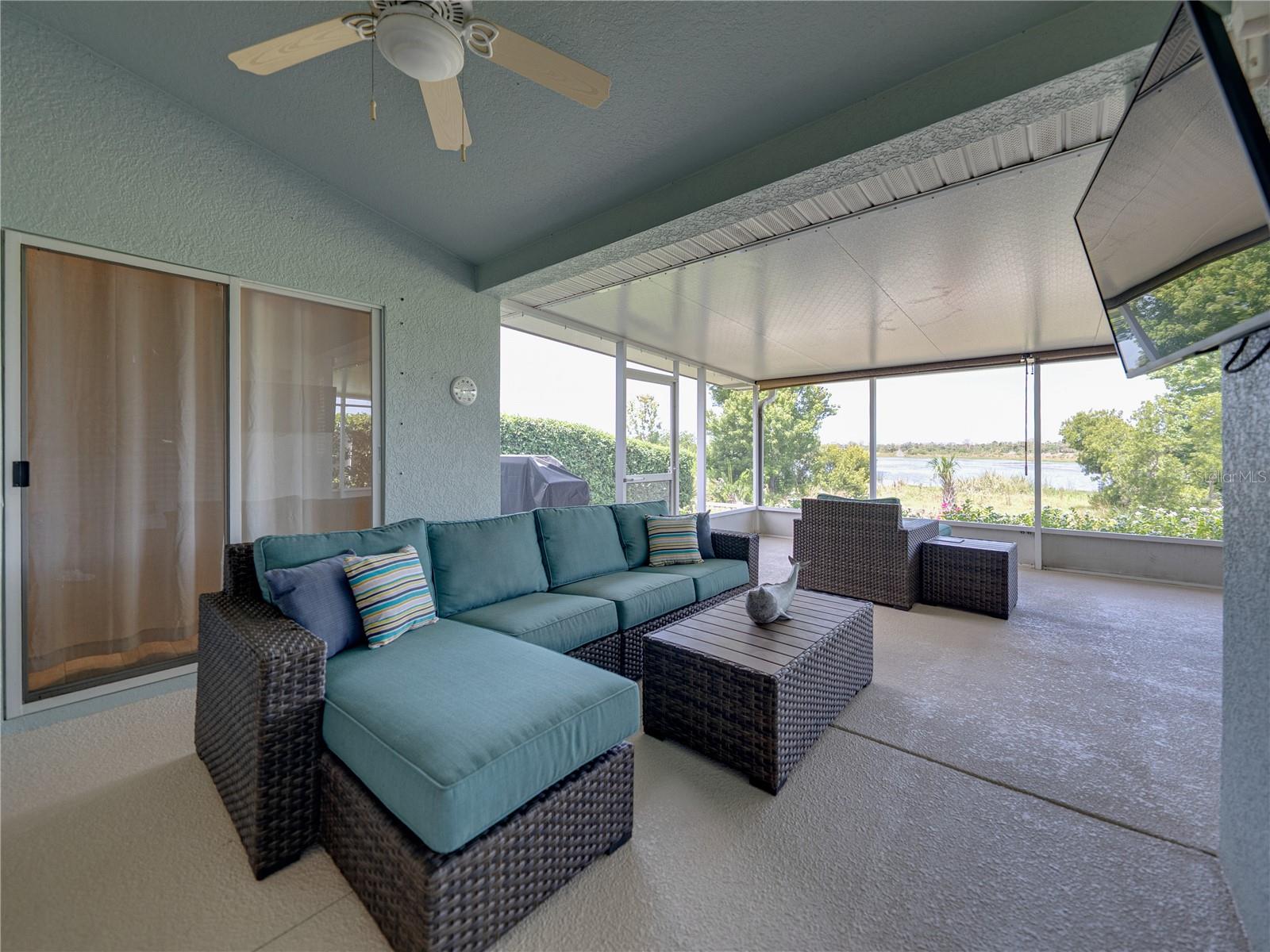 Listing photo id 42 for 1701 Bonita Bluff Court