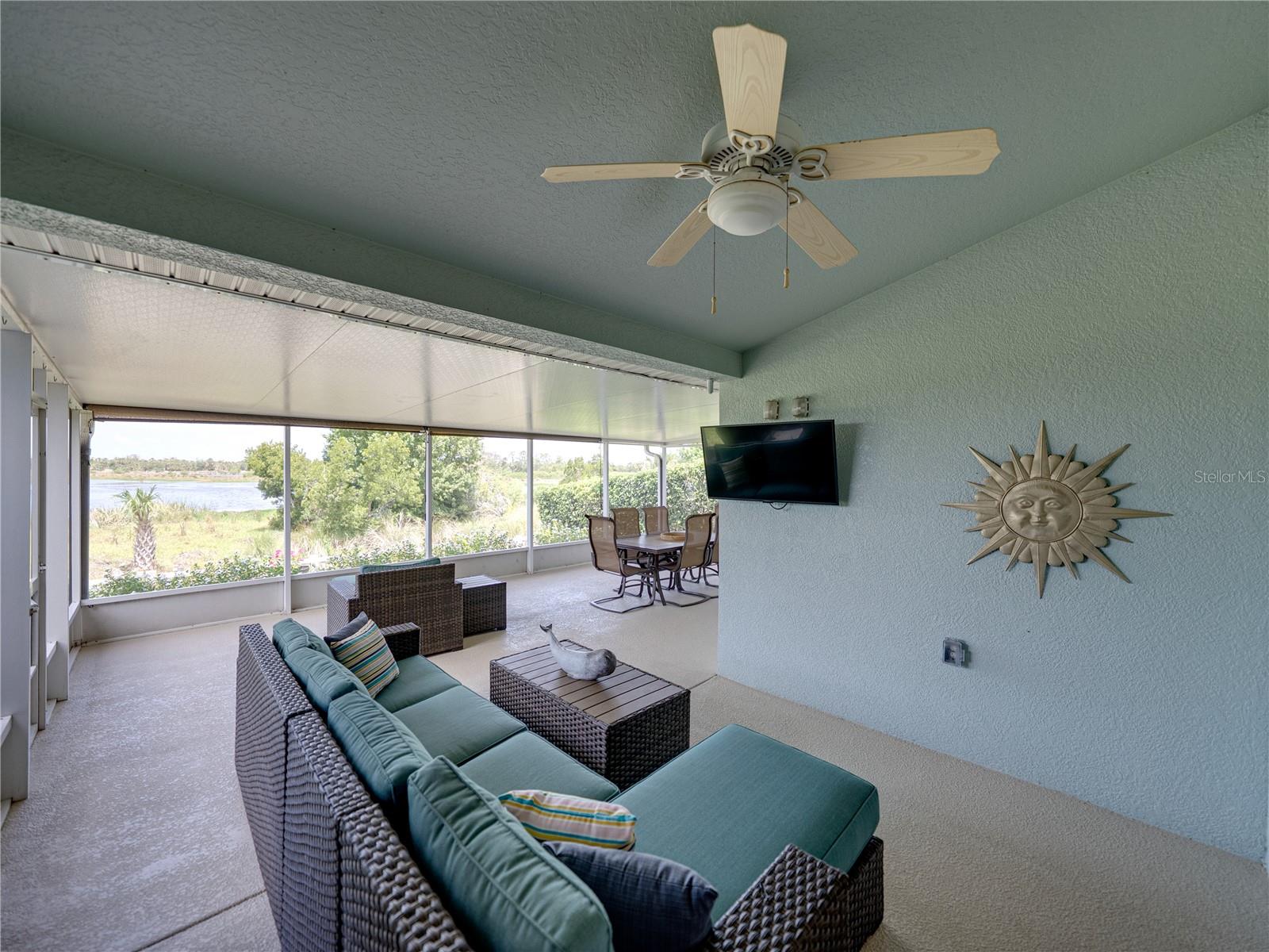 Listing photo id 43 for 1701 Bonita Bluff Court