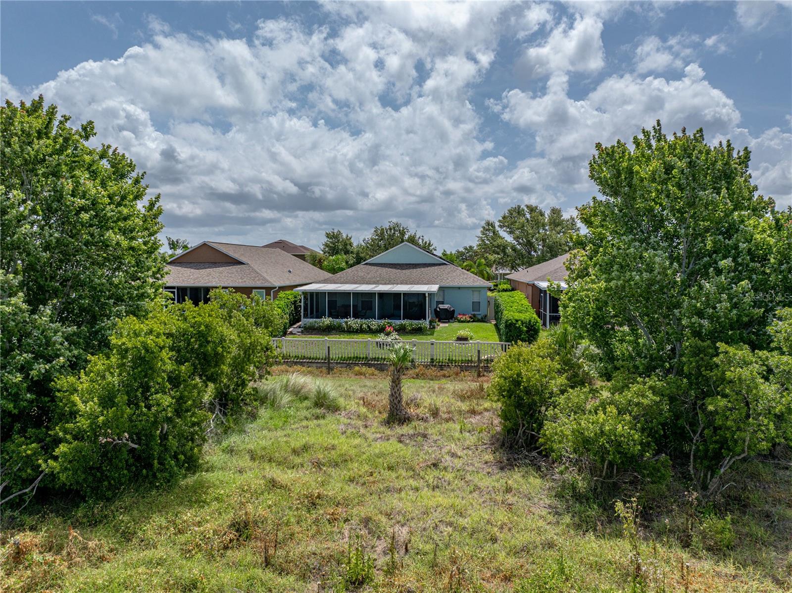 Listing photo id 53 for 1701 Bonita Bluff Court
