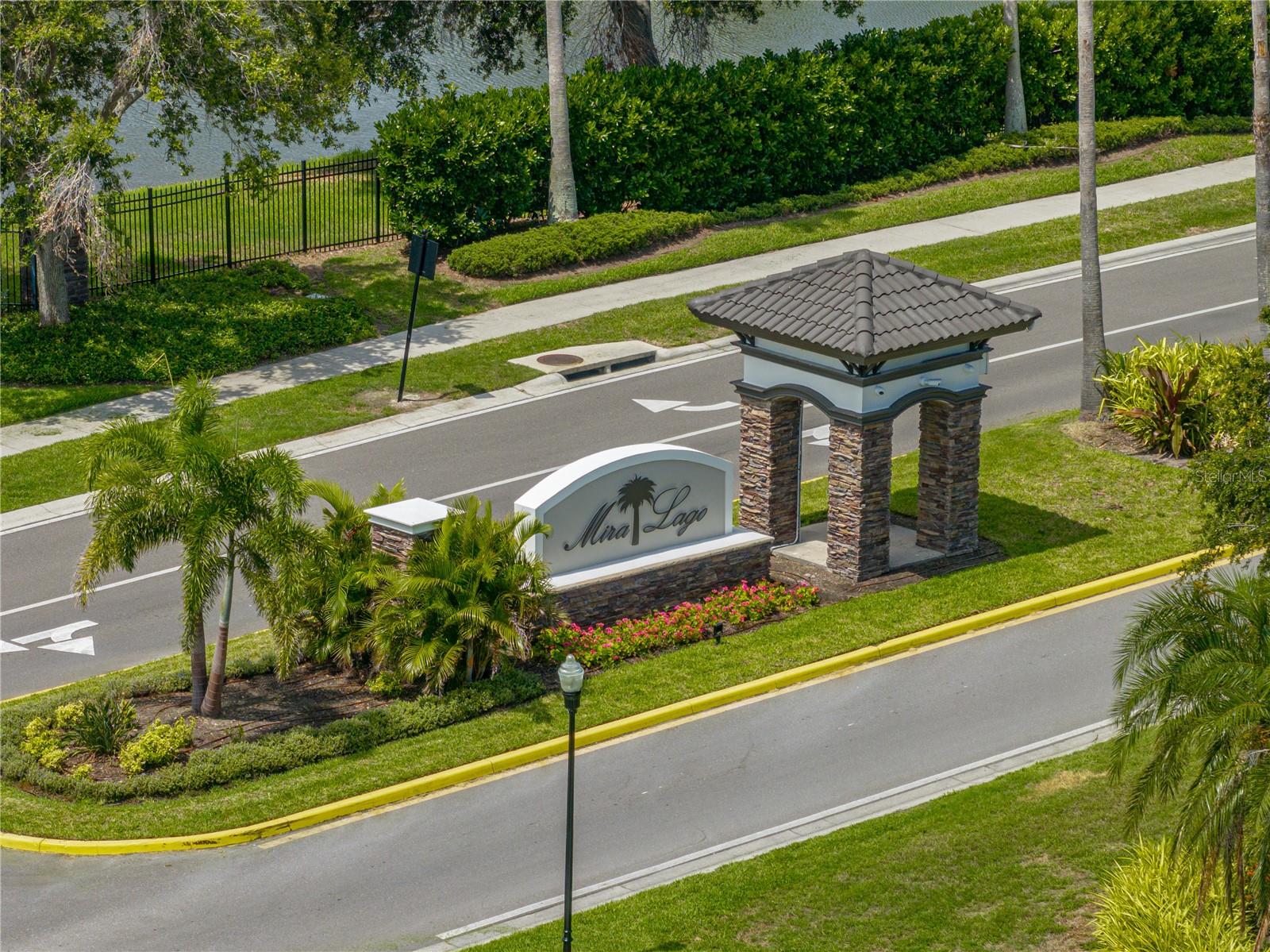 Listing photo id 79 for 1701 Bonita Bluff Court