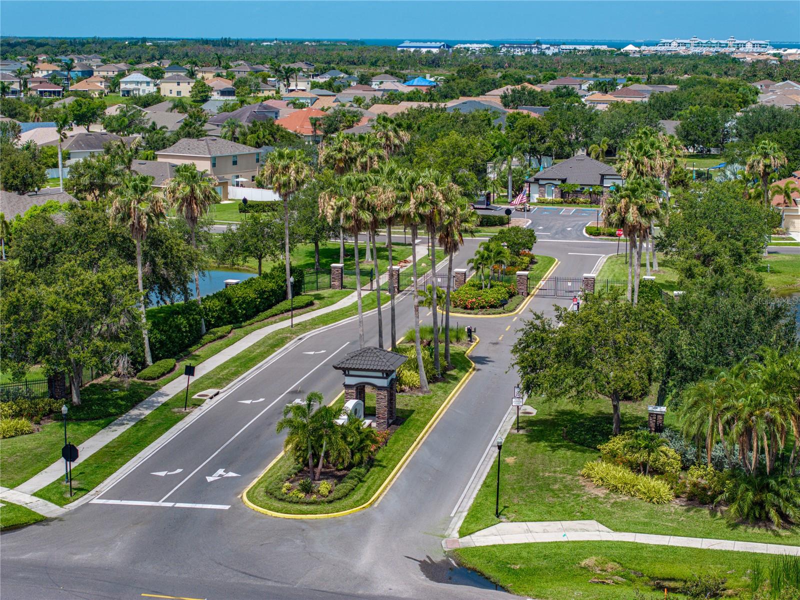 Listing photo id 82 for 1701 Bonita Bluff Court