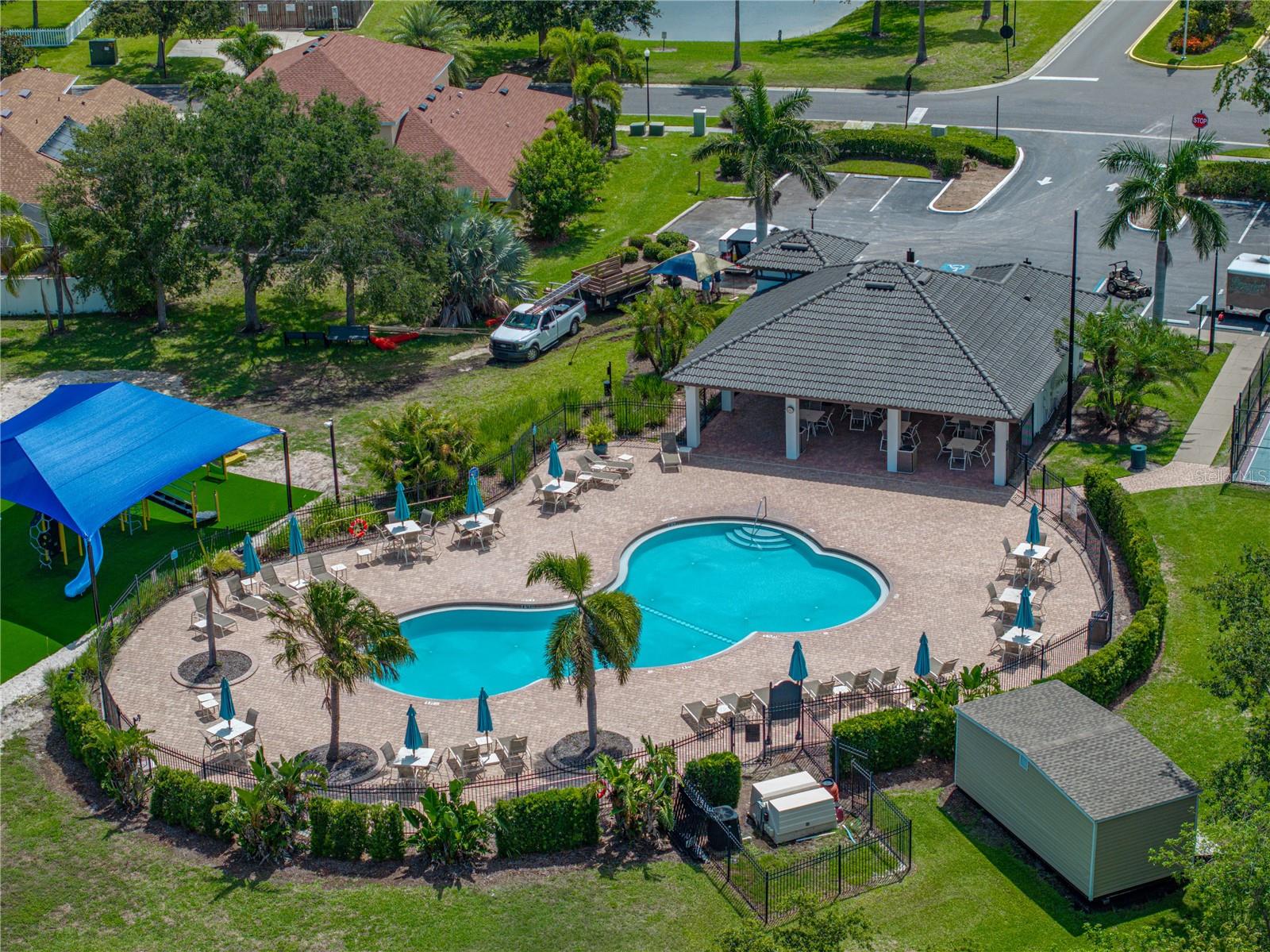 Listing photo id 84 for 1701 Bonita Bluff Court