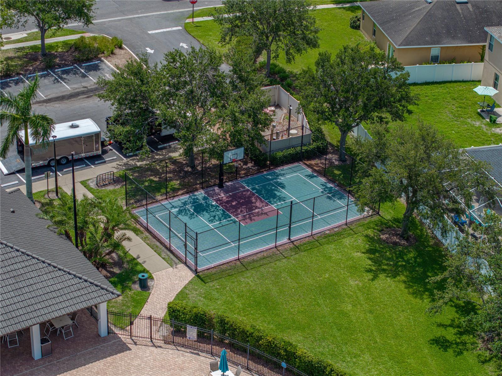 Listing photo id 86 for 1701 Bonita Bluff Court
