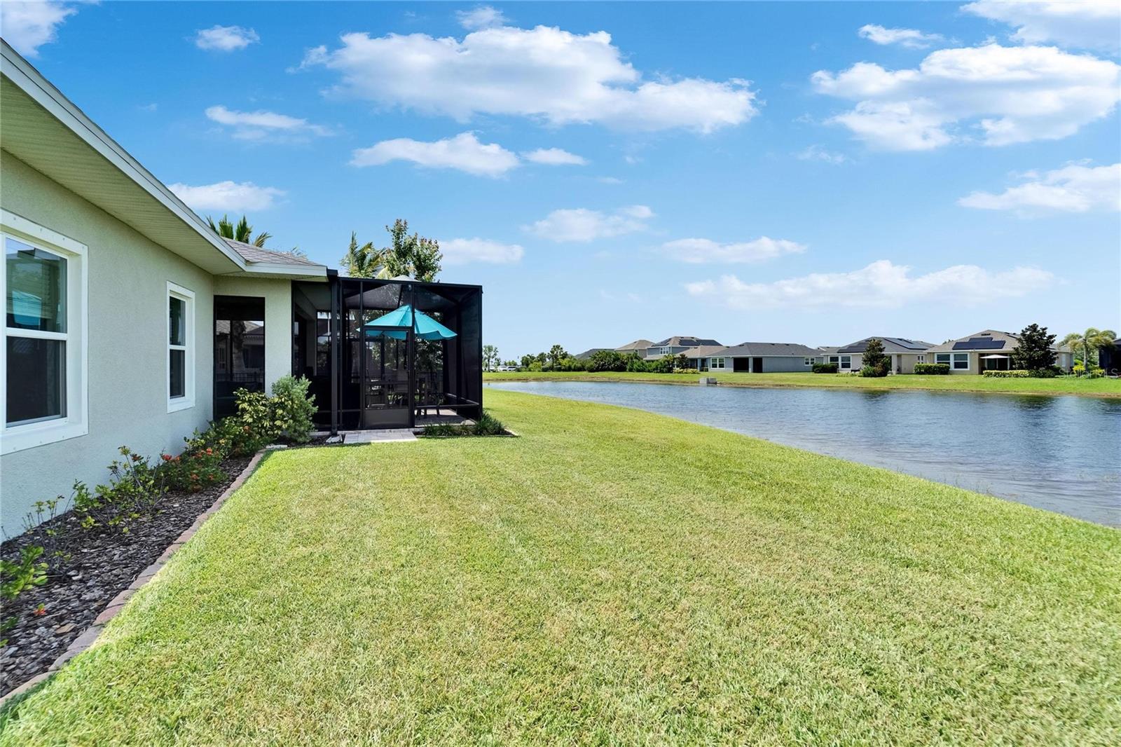 Listing photo id 12 for 7116 Estero Court