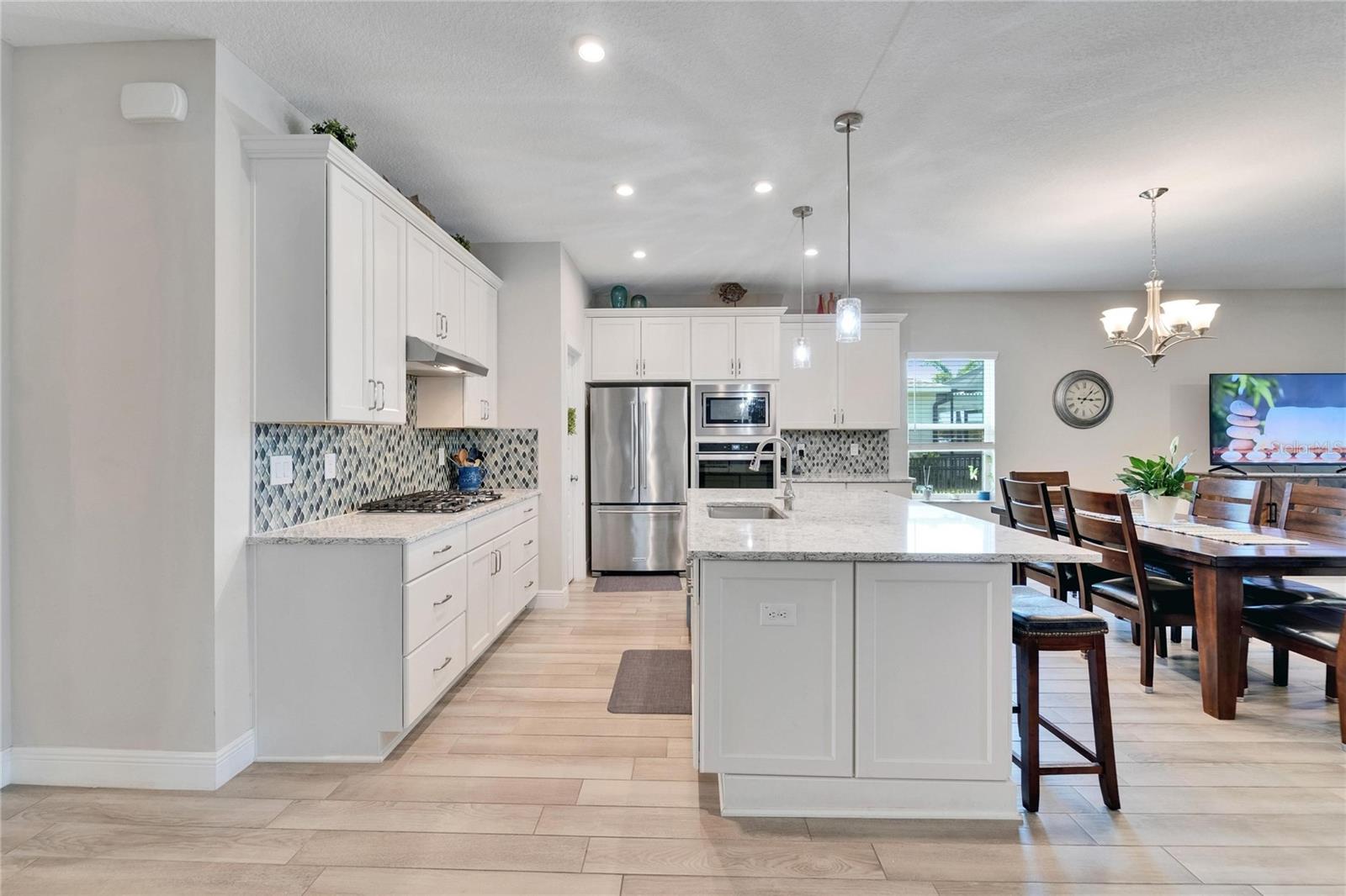 Listing photo id 17 for 7116 Estero Court