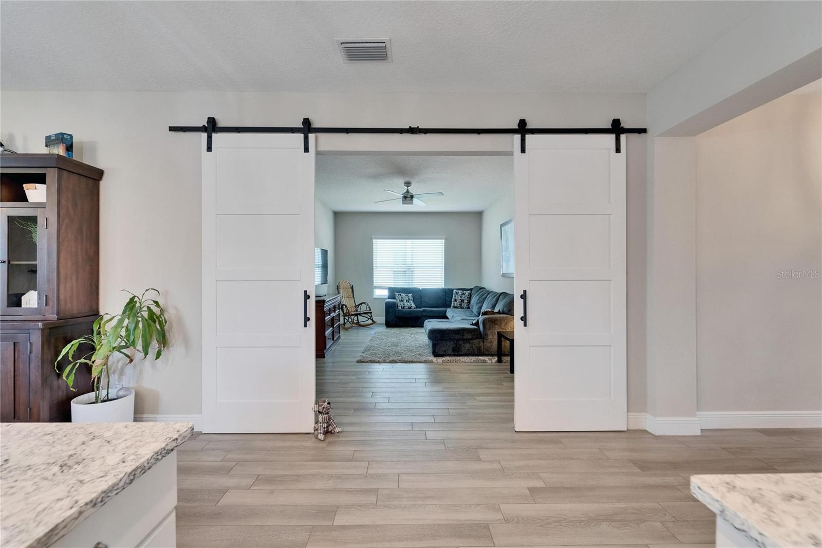 Listing photo id 19 for 7116 Estero Court